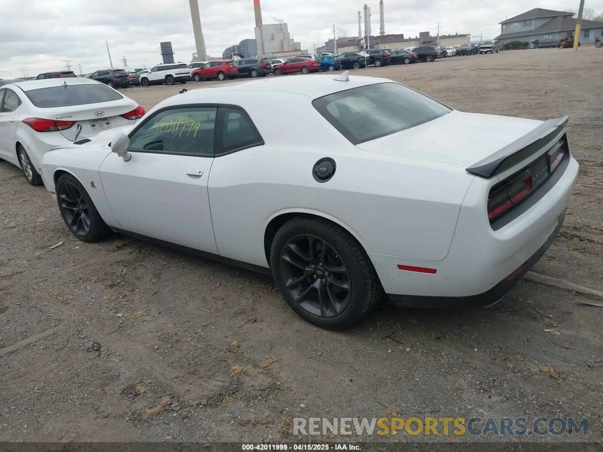 3 fotografías del automóvil dañado 2C3CDZFJ5PH693597 DODGE CHALLENGER 2023