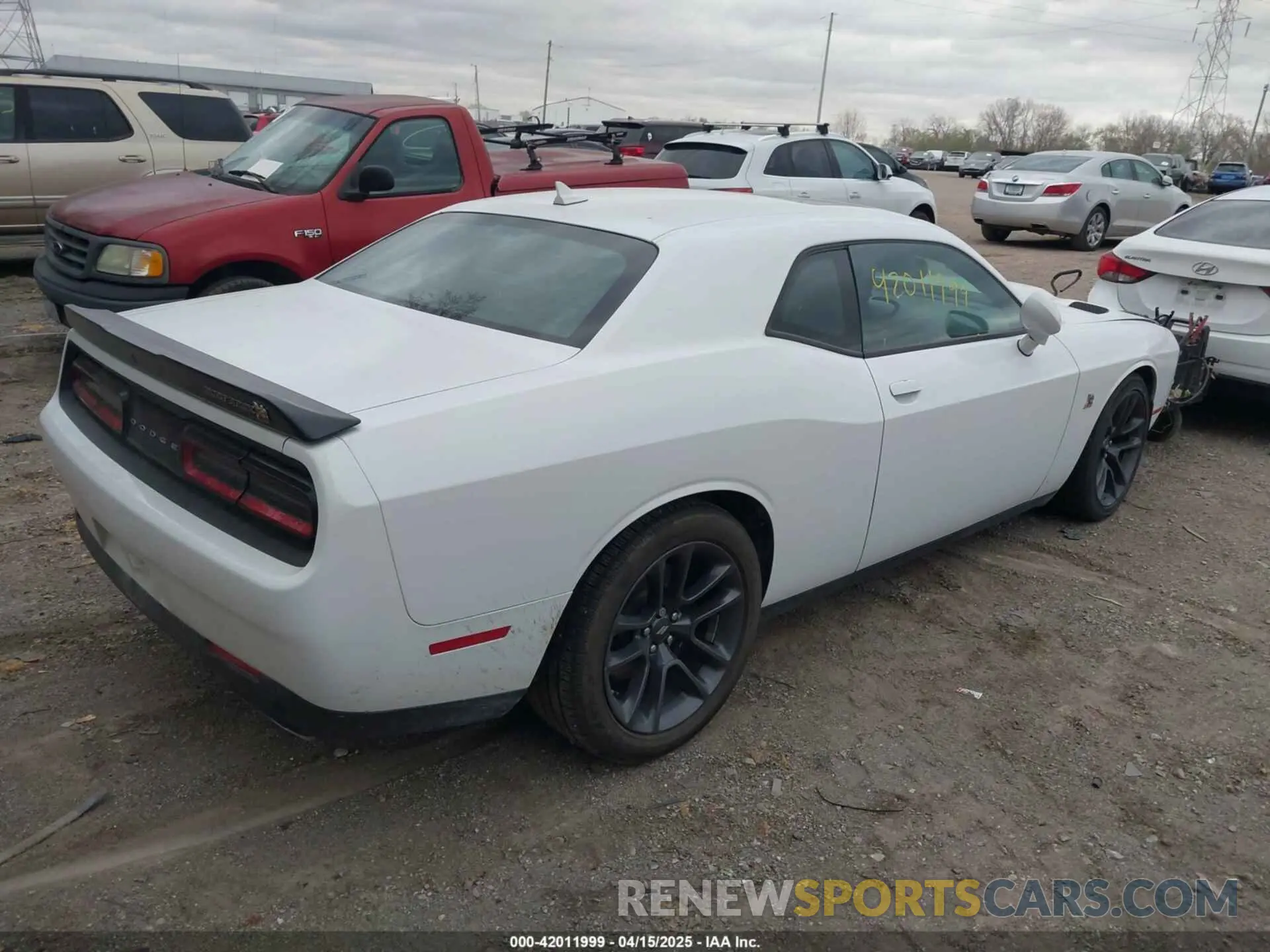 4 fotografías del automóvil dañado 2C3CDZFJ5PH693597 DODGE CHALLENGER 2023