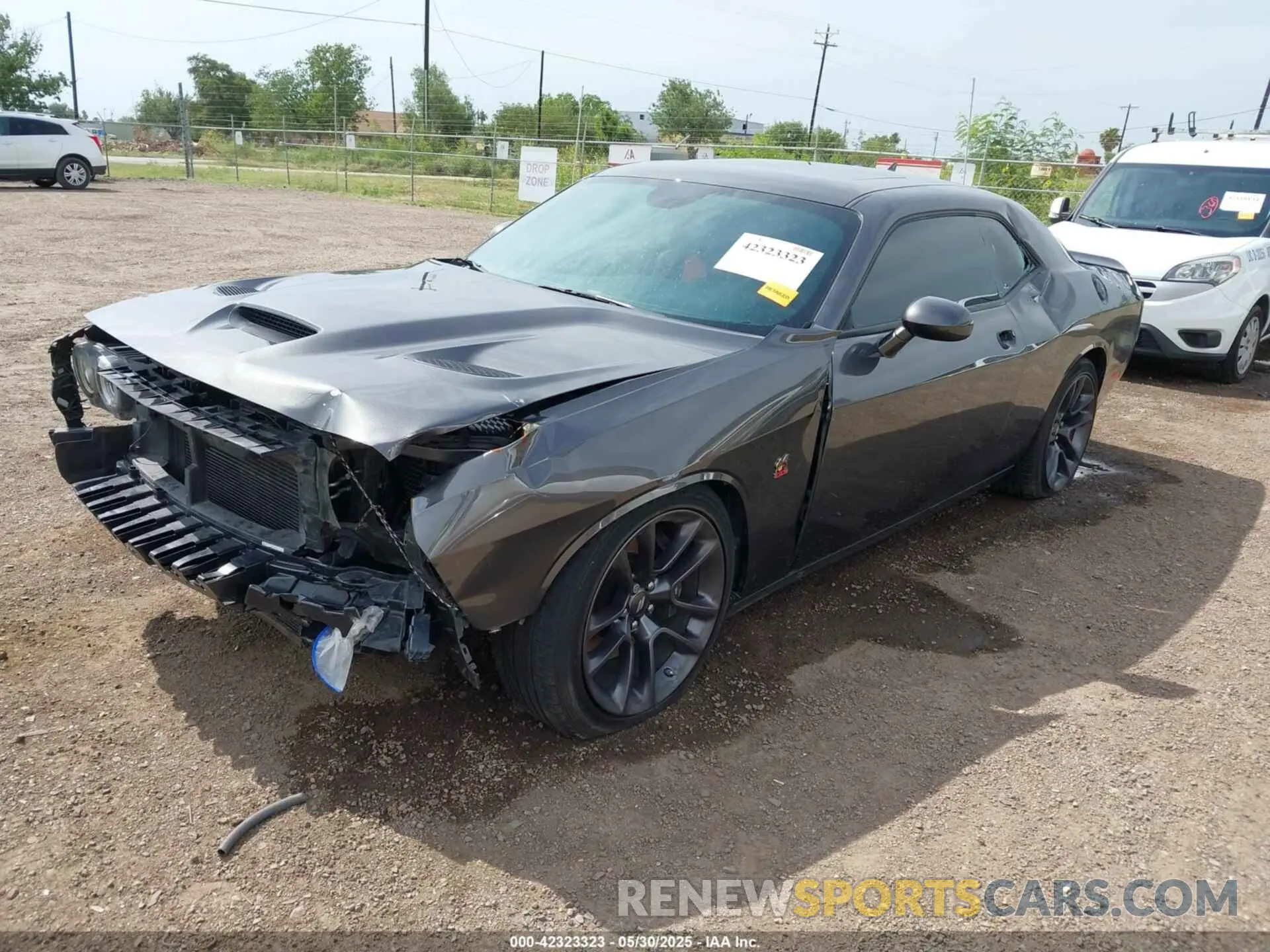 2 fotografías del automóvil dañado 2C3CDZFJ5PH694894 DODGE CHALLENGER 2023