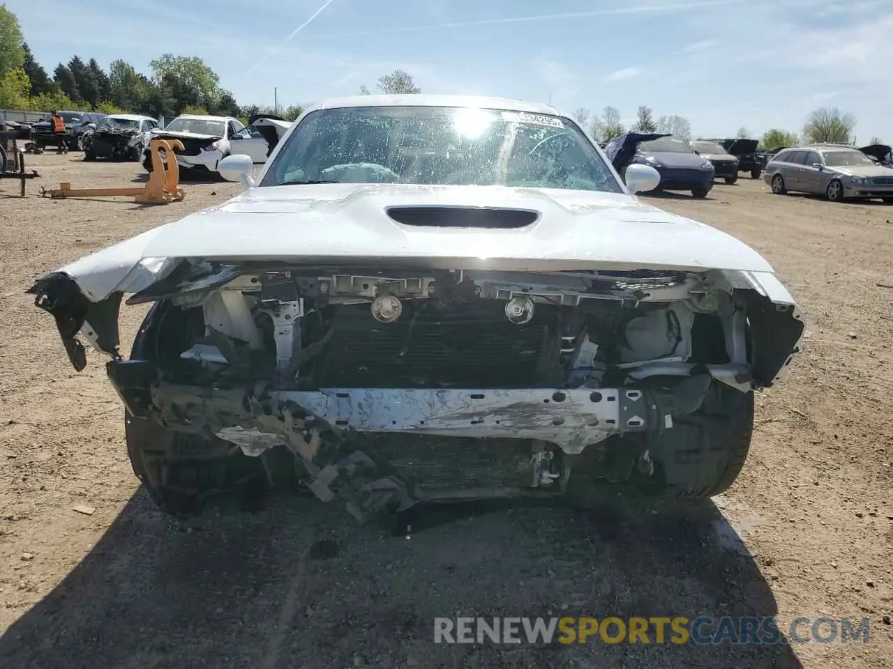 5 fotografías del automóvil dañado 2C3CDZFJ8PH542866 DODGE CHALLENGER 2023
