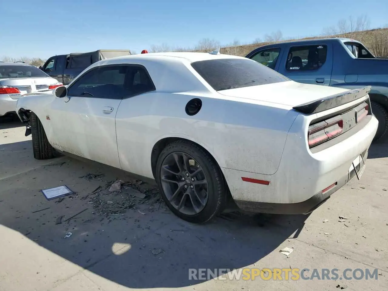 2 fotografías del automóvil dañado 2C3CDZFJ9PH662577 DODGE CHALLENGER 2023