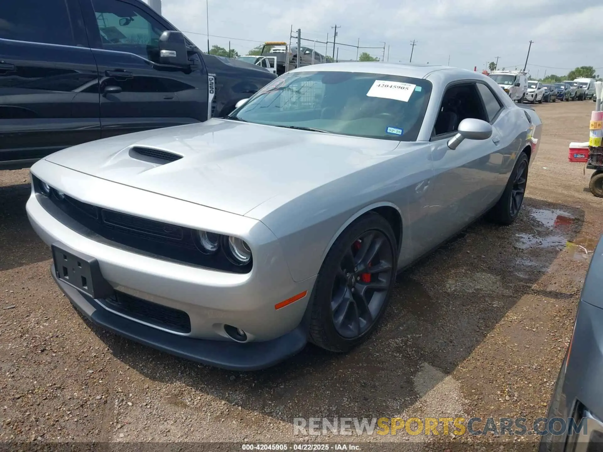 2 fotografías del automóvil dañado 2C3CDZJG1PH610291 DODGE CHALLENGER 2023