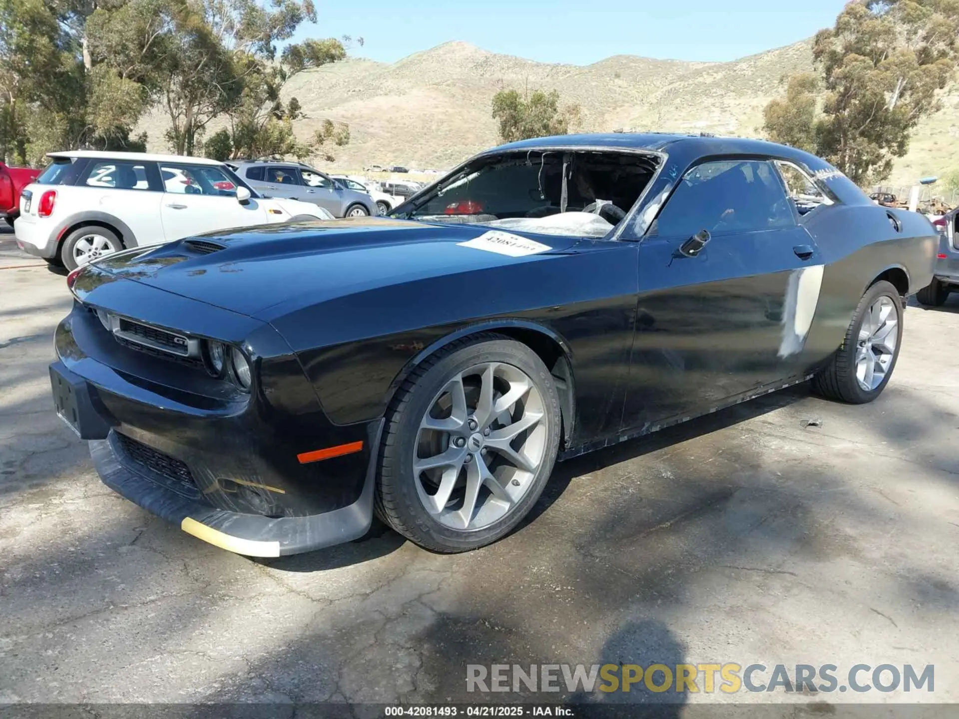 2 fotografías del automóvil dañado 2C3CDZJG2PH652808 DODGE CHALLENGER 2023