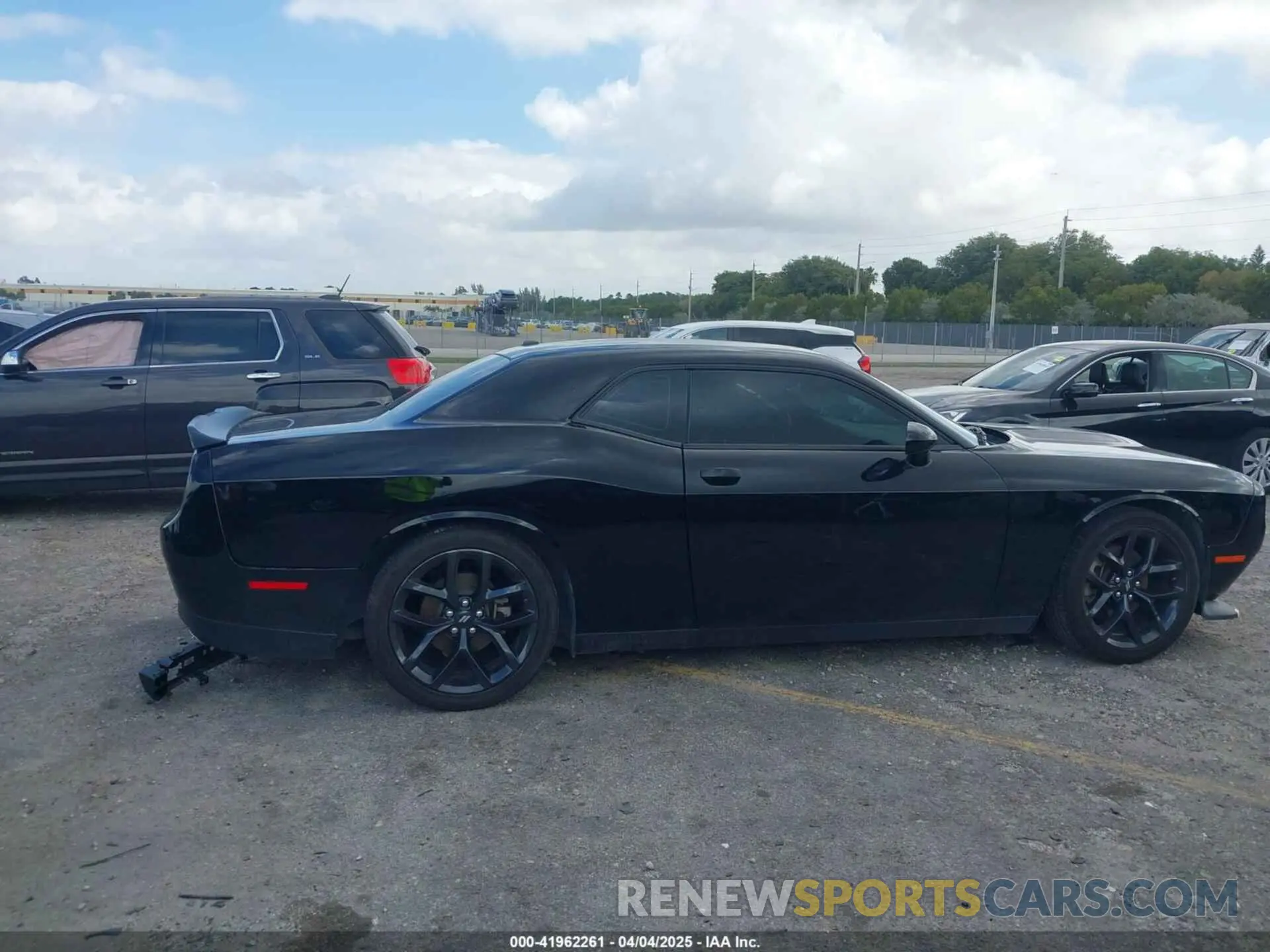 13 fotografías del automóvil dañado 2C3CDZJG6PH695225 DODGE CHALLENGER 2023