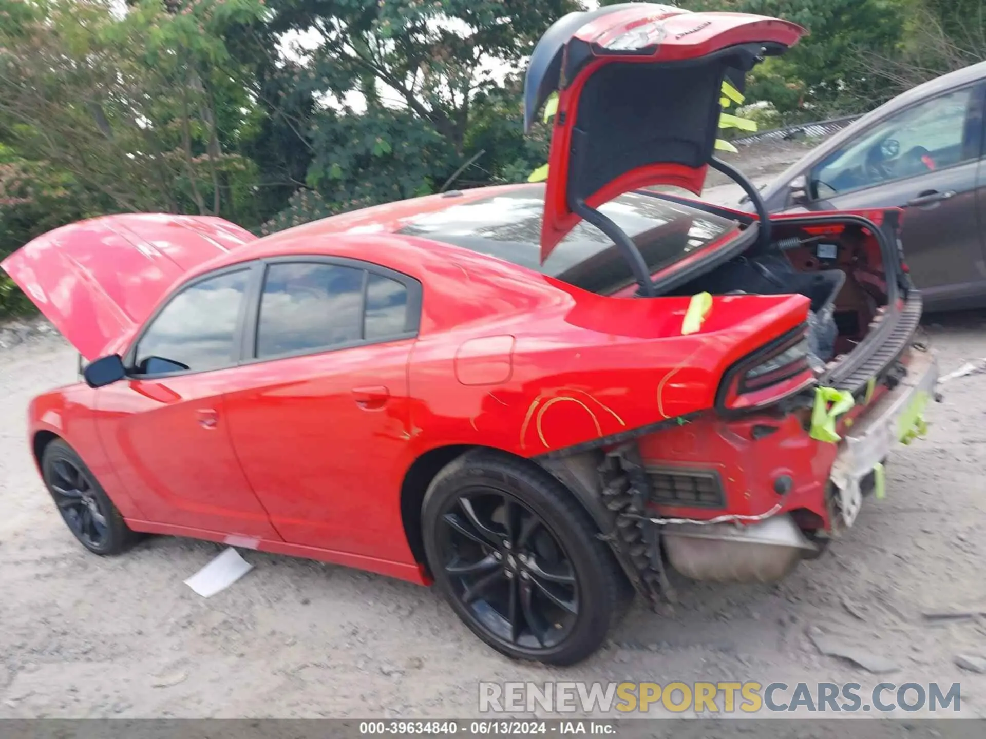 15 fotografías del automóvil dañado 2C3CDXBG6JH336757 DODGE CHARGER 2018