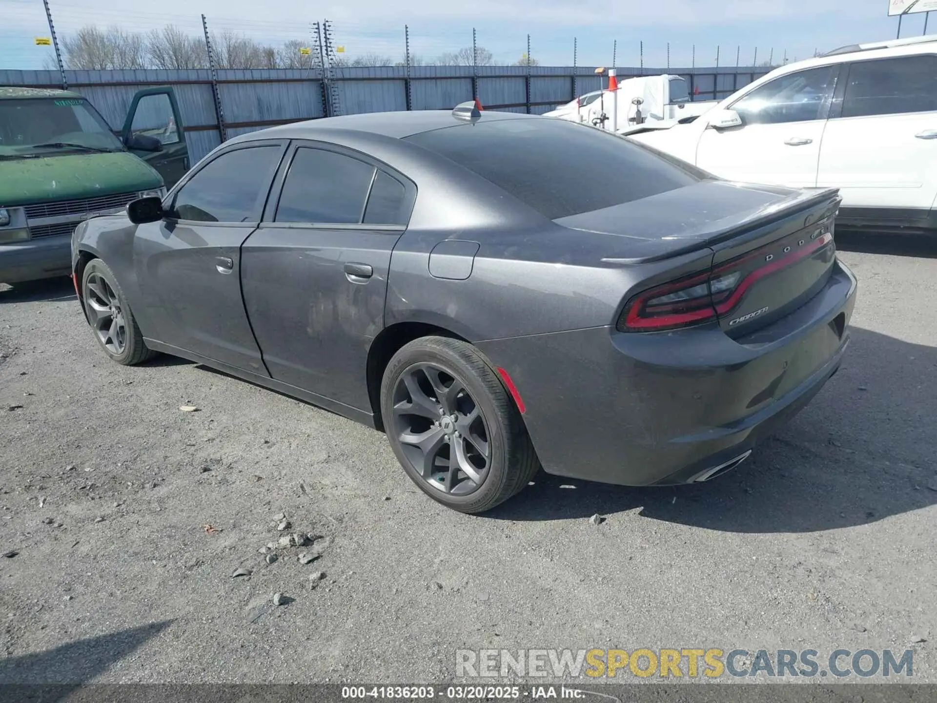 3 fotografías del automóvil dañado 2C3CDXBG0KH678707 DODGE CHARGER 2019