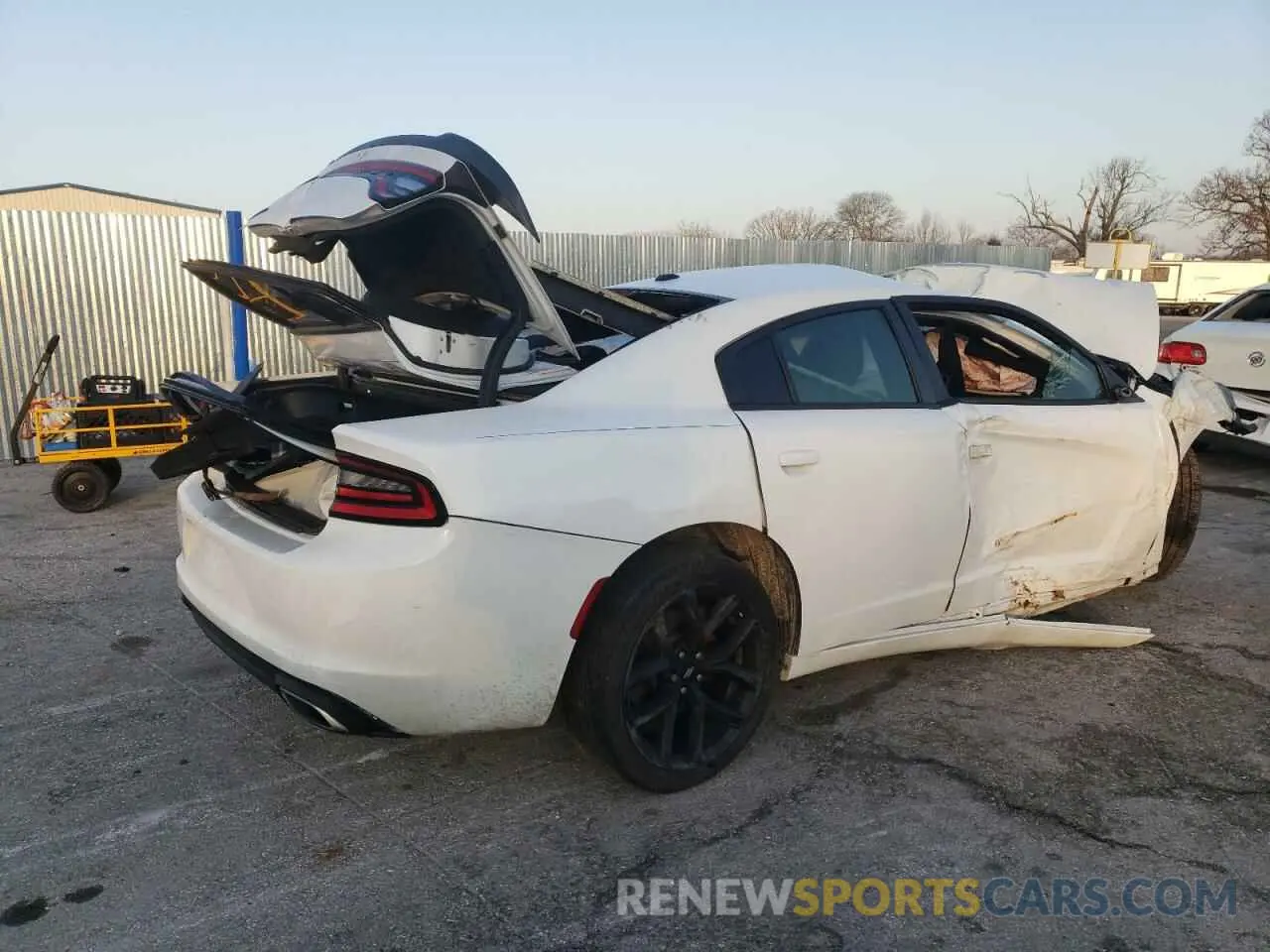 3 fotografías del automóvil dañado 2C3CDXBG0KH681753 DODGE CHARGER 2019