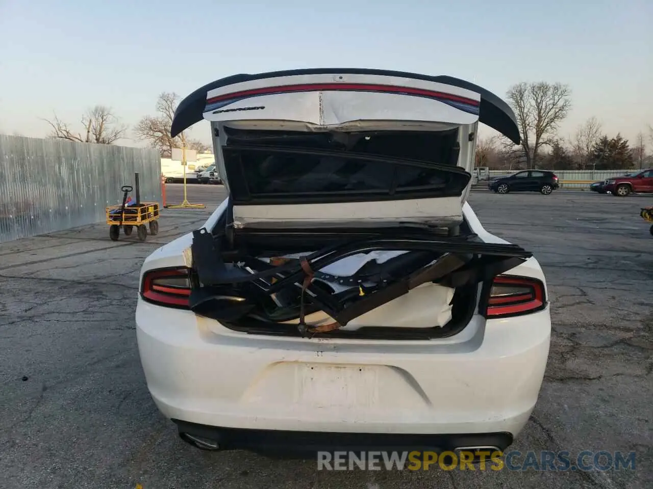 6 fotografías del automóvil dañado 2C3CDXBG0KH681753 DODGE CHARGER 2019