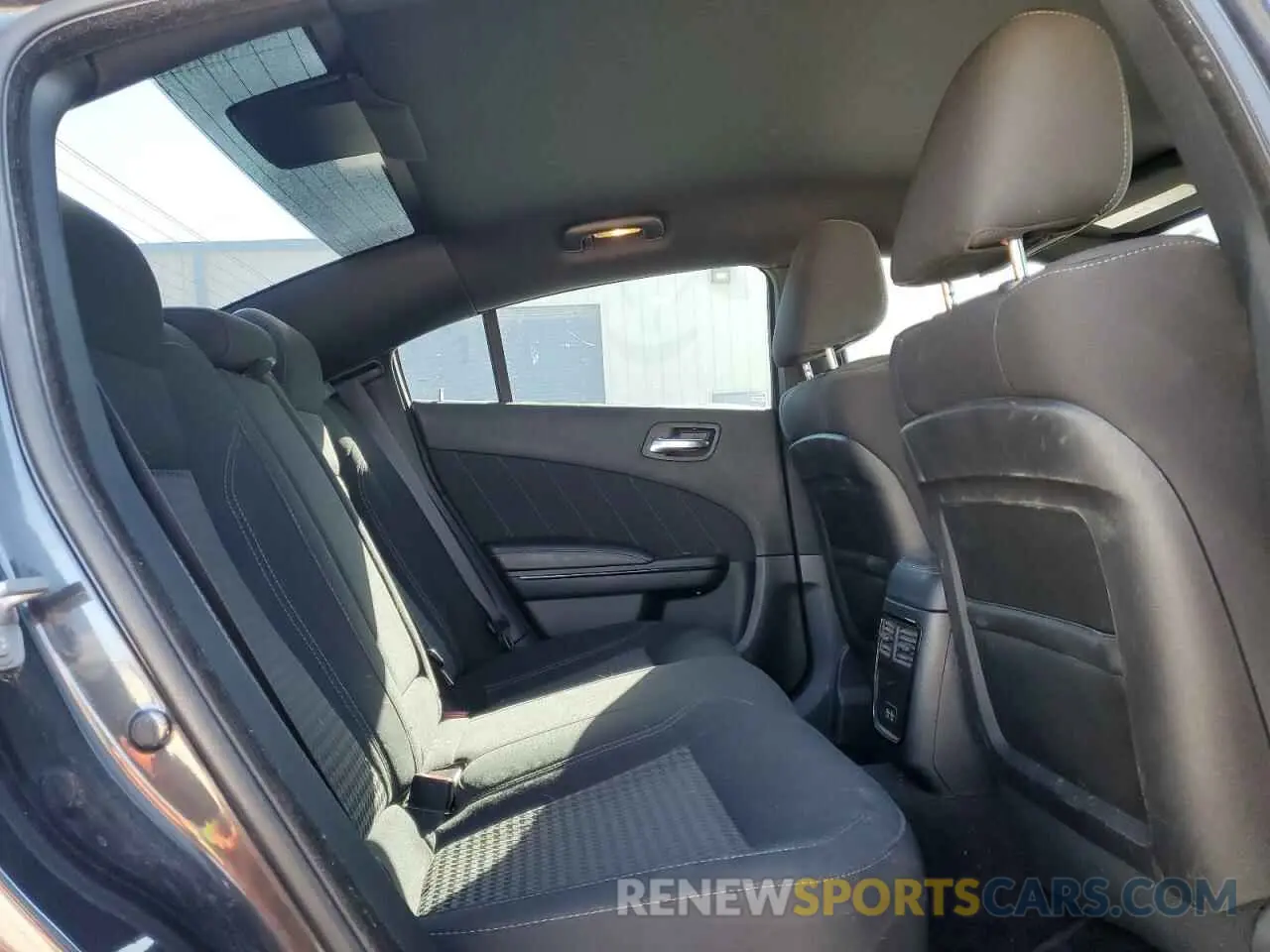 10 fotografías del automóvil dañado 2C3CDXBG1KH511062 DODGE CHARGER 2019