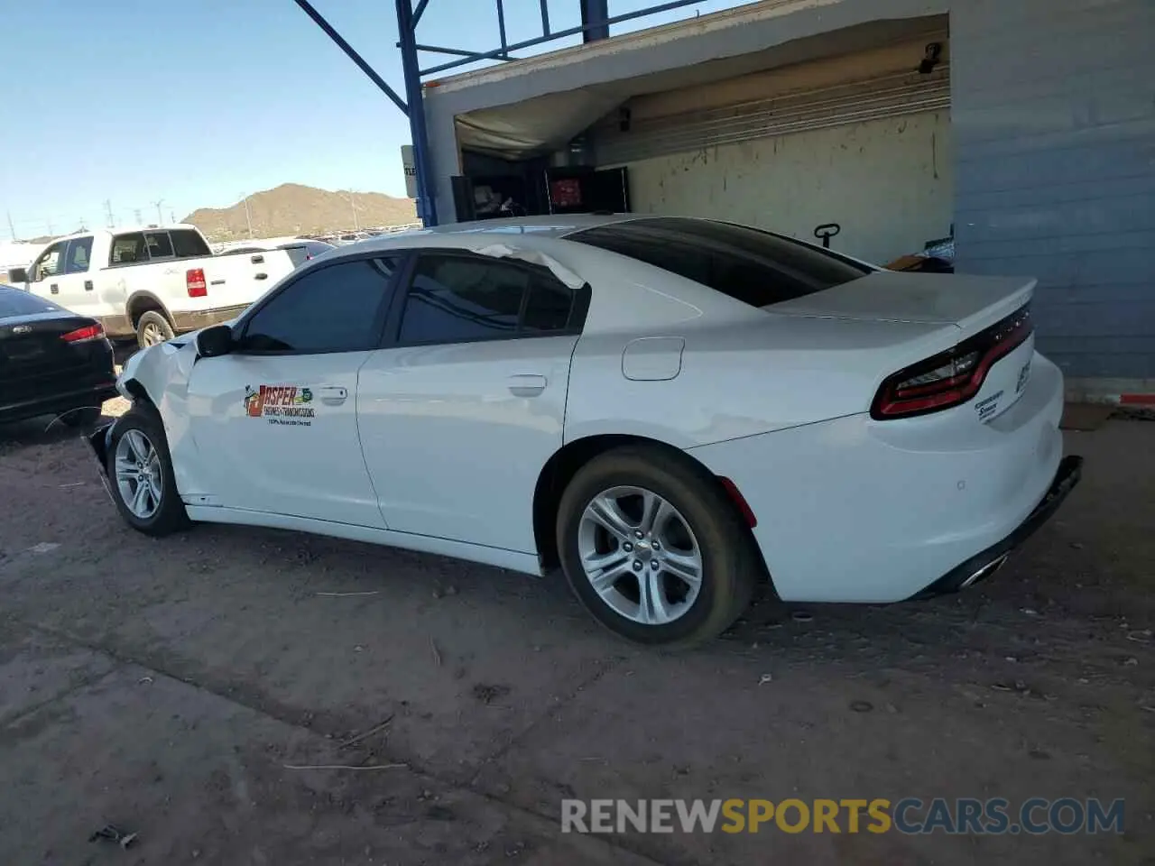 2 fotografías del automóvil dañado 2C3CDXBG1KH617625 DODGE CHARGER 2019