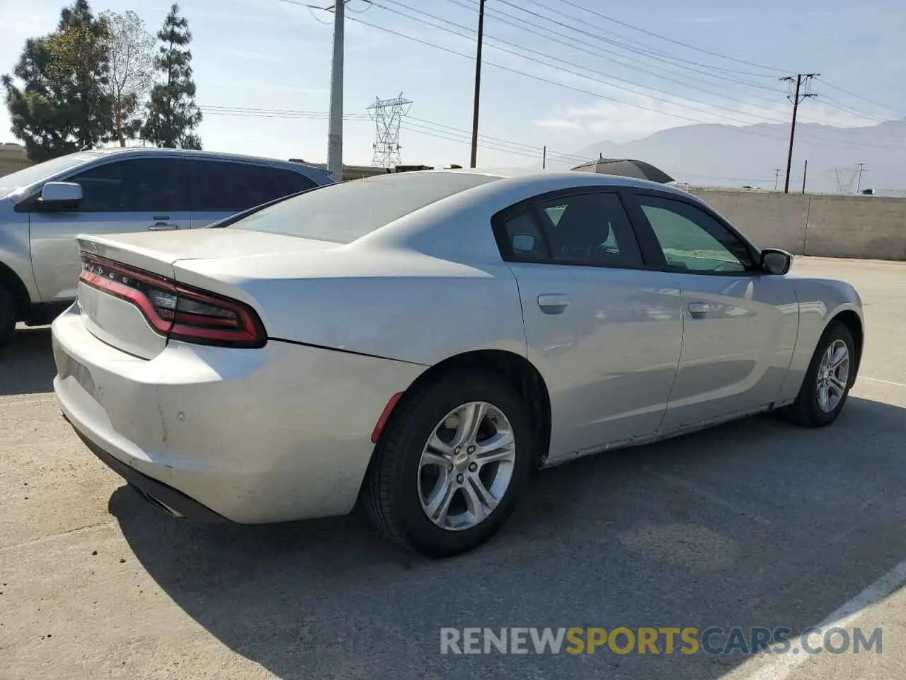 3 fotografías del automóvil dañado 2C3CDXBG1KH668316 DODGE CHARGER 2019