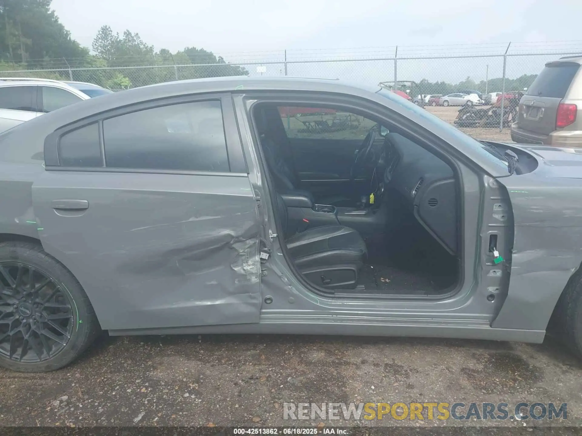 14 fotografías del automóvil dañado 2C3CDXBG1KH695726 DODGE CHARGER 2019