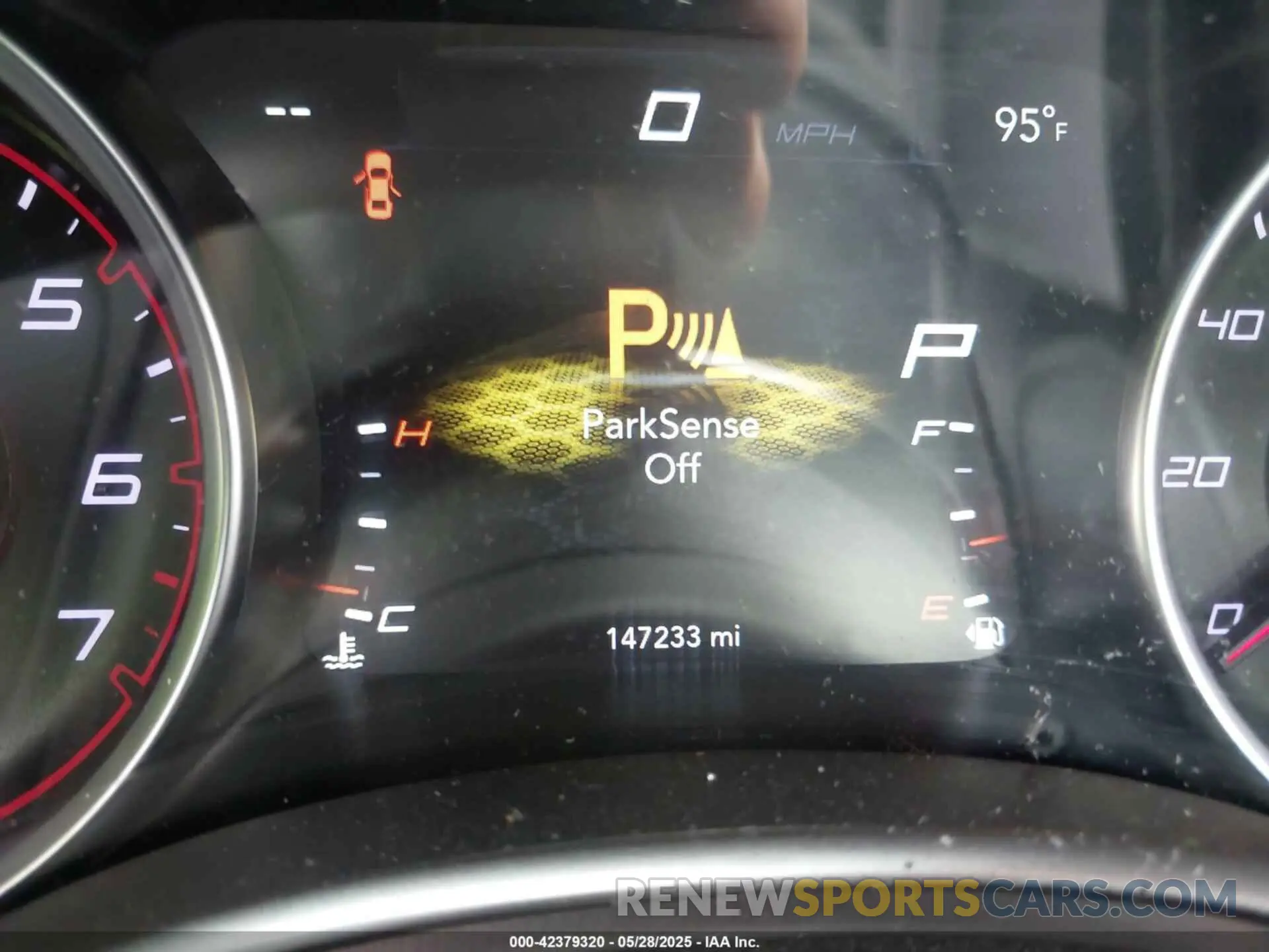 15 fotografías del automóvil dañado 2C3CDXBG1KH711665 DODGE CHARGER 2019