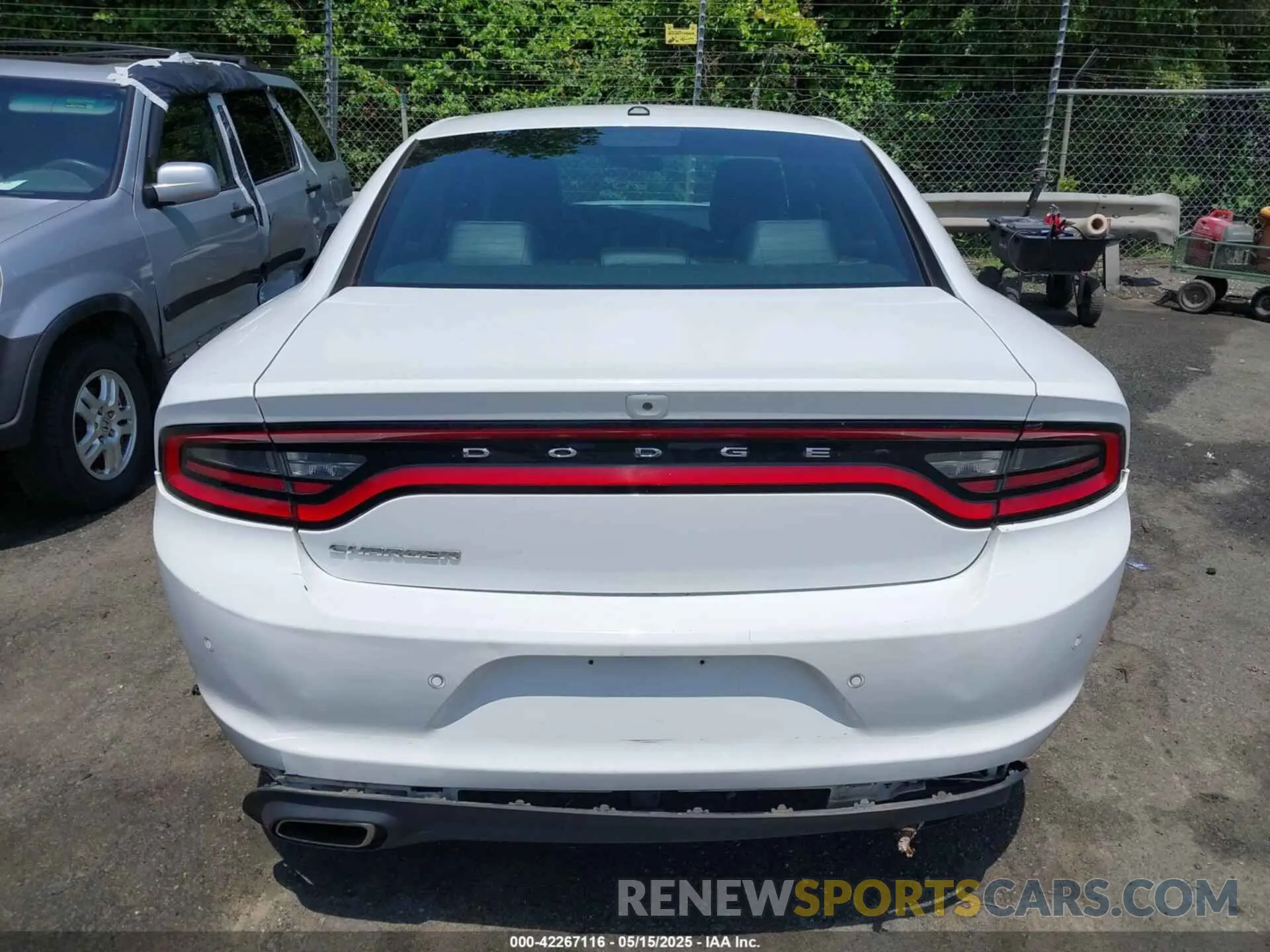 17 fotografías del automóvil dañado 2C3CDXBG1KH725341 DODGE CHARGER 2019