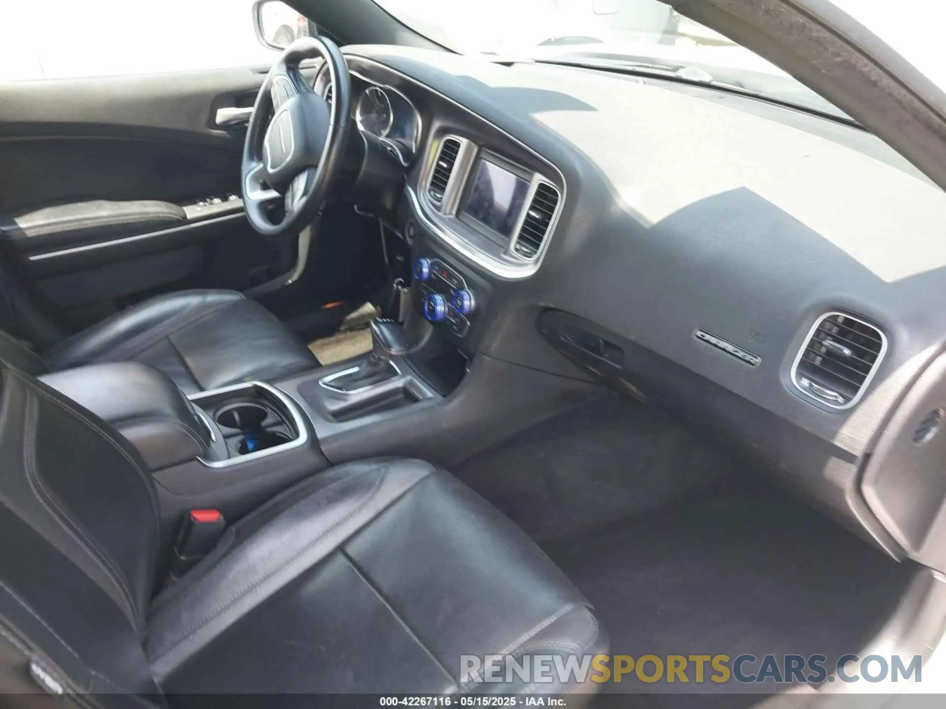 5 fotografías del automóvil dañado 2C3CDXBG1KH725341 DODGE CHARGER 2019