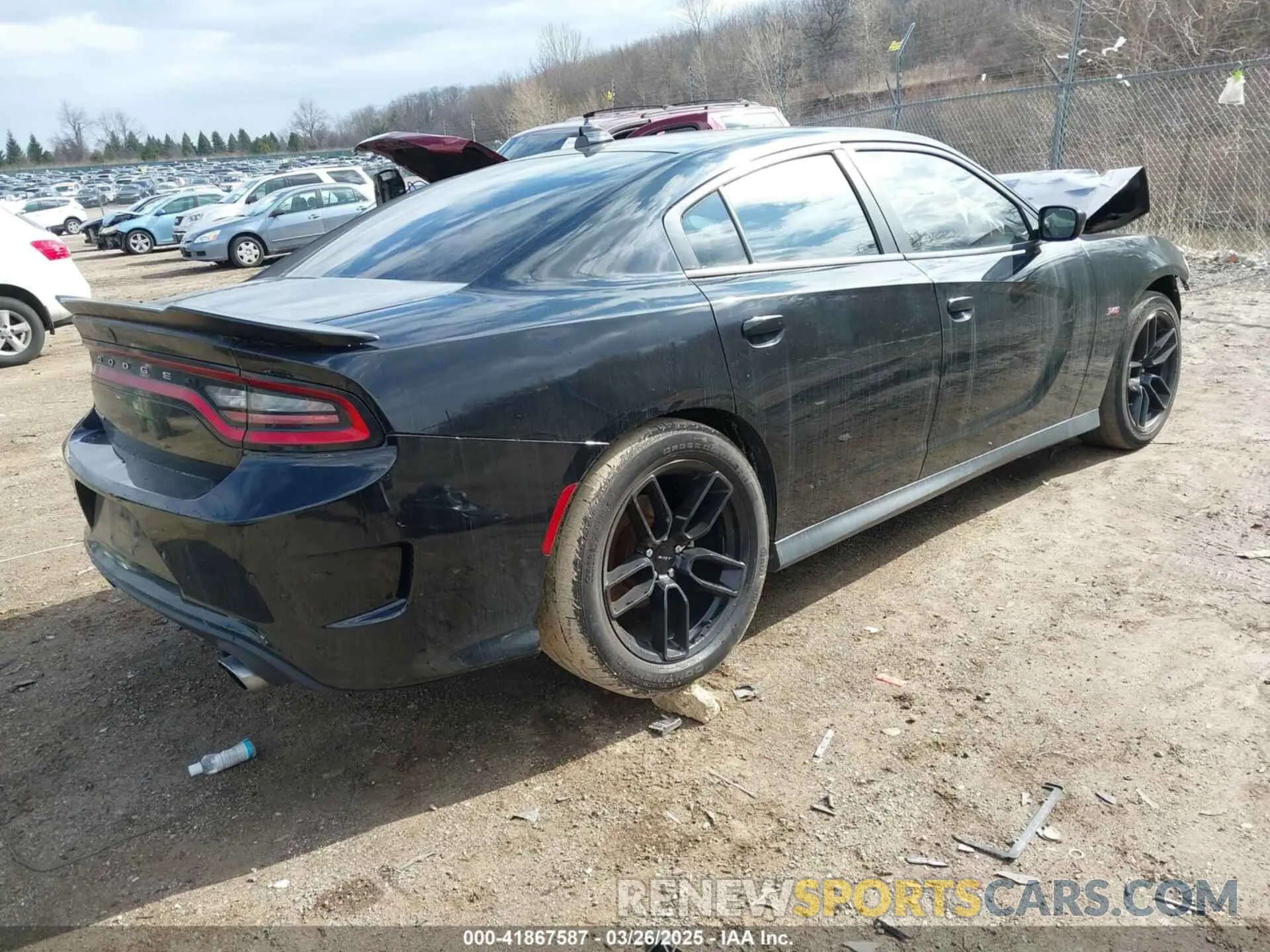 4 fotografías del automóvil dañado 2C3CDXBG1KH752832 DODGE CHARGER 2019