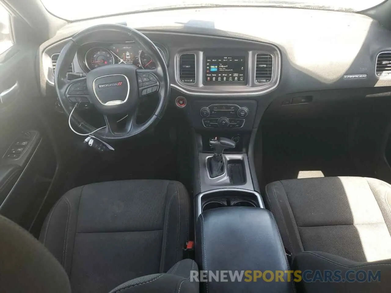 8 fotografías del automóvil dañado 2C3CDXBG2KH664761 DODGE CHARGER 2019