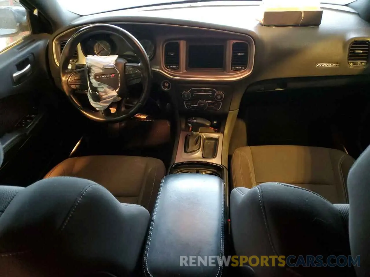 8 fotografías del automóvil dañado 2C3CDXBG2KH684833 DODGE CHARGER 2019