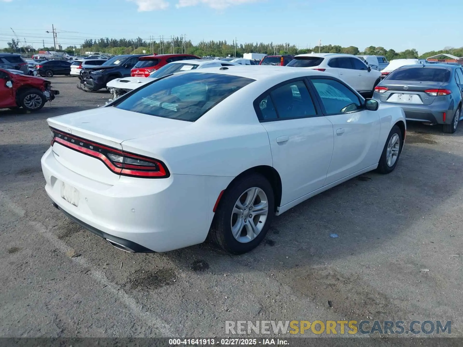 4 fotografías del automóvil dañado 2C3CDXBG2KH730063 DODGE CHARGER 2019