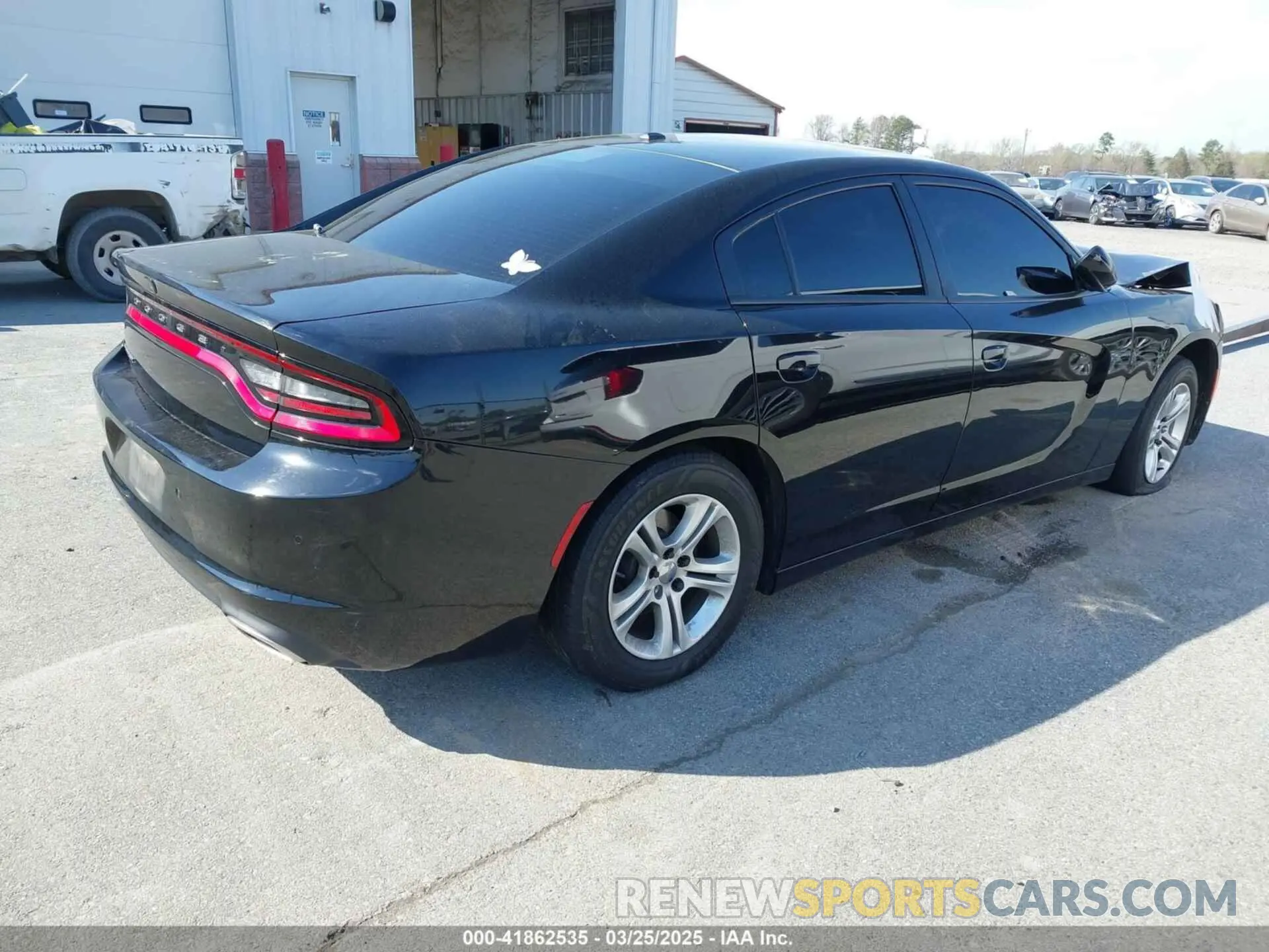 4 fotografías del automóvil dañado 2C3CDXBG3KH695713 DODGE CHARGER 2019