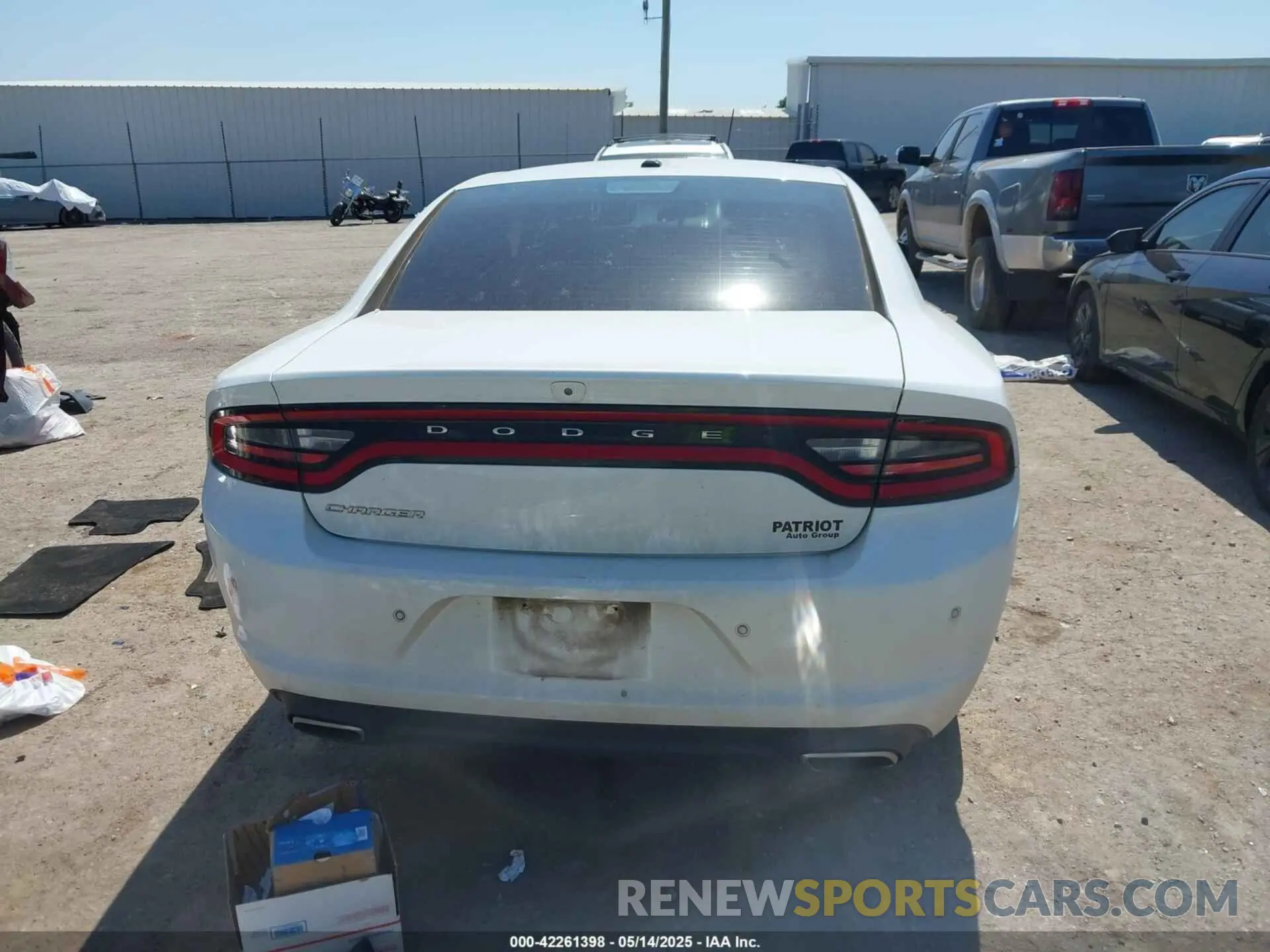 17 fotografías del automóvil dañado 2C3CDXBG3KH709772 DODGE CHARGER 2019