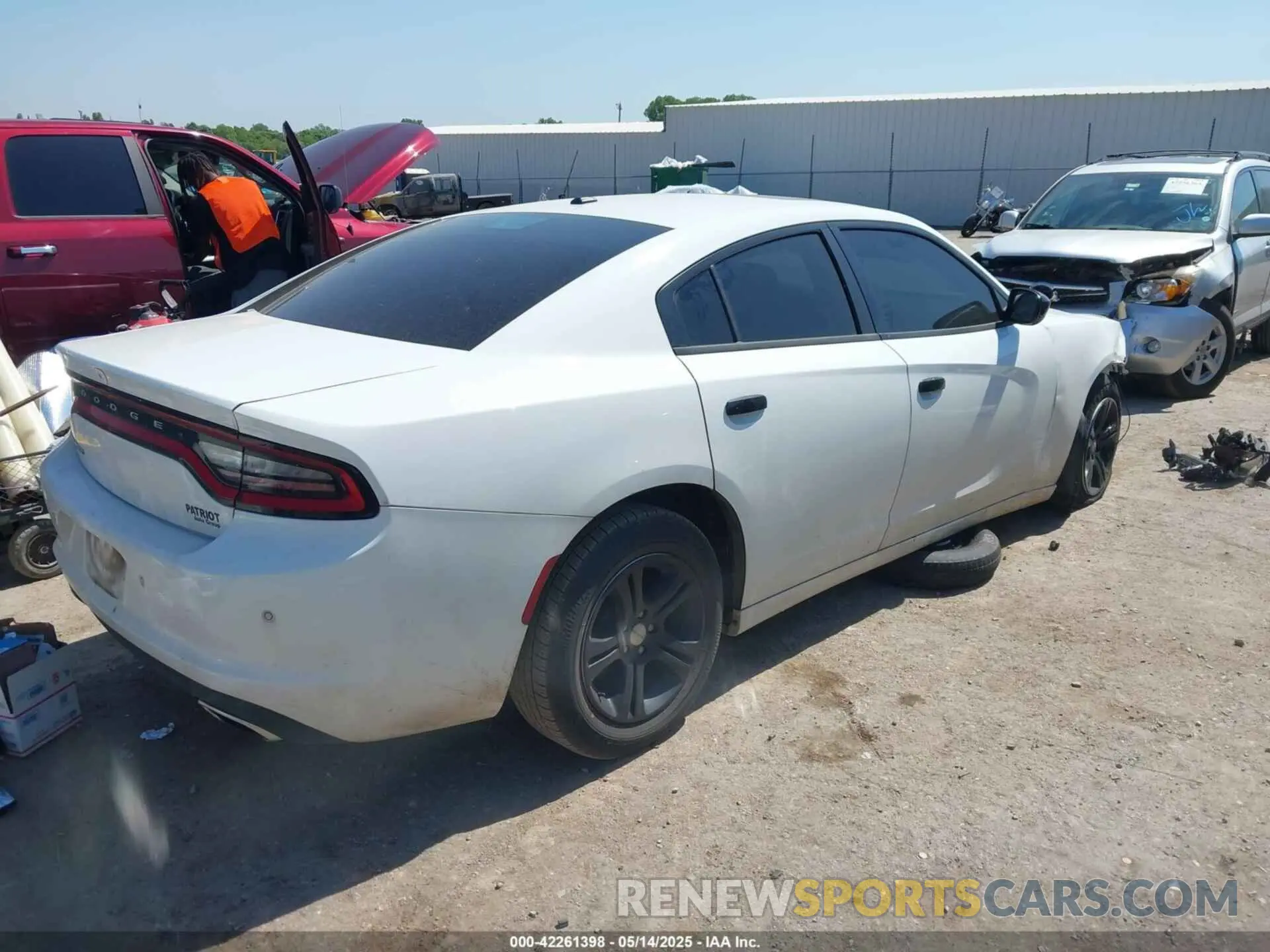 4 fotografías del automóvil dañado 2C3CDXBG3KH709772 DODGE CHARGER 2019
