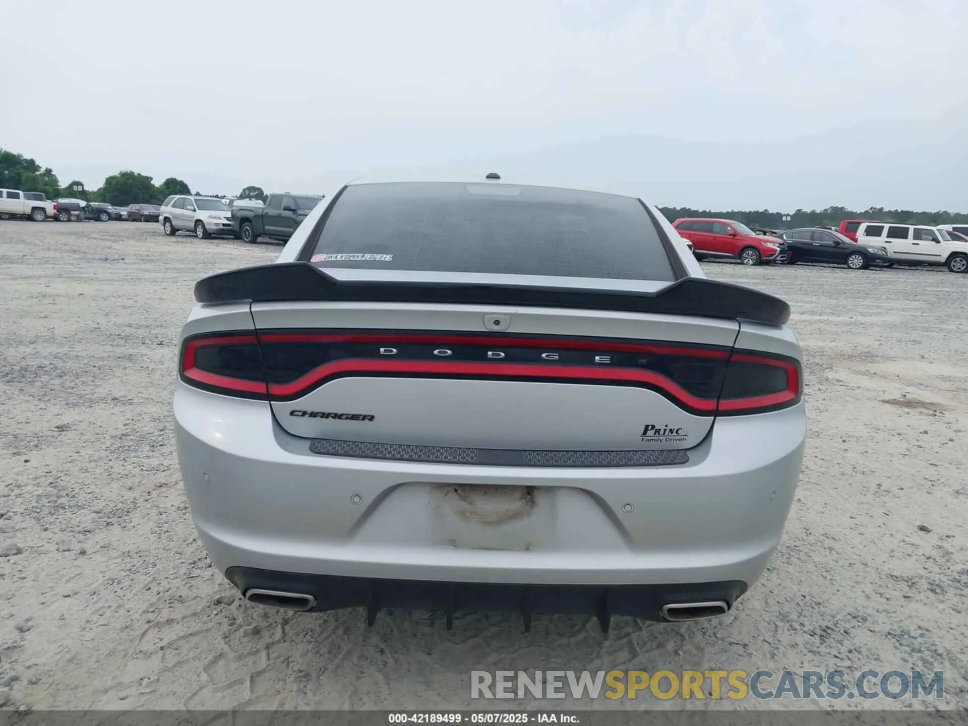 16 fotografías del automóvil dañado 2C3CDXBG5KH580840 DODGE CHARGER 2019