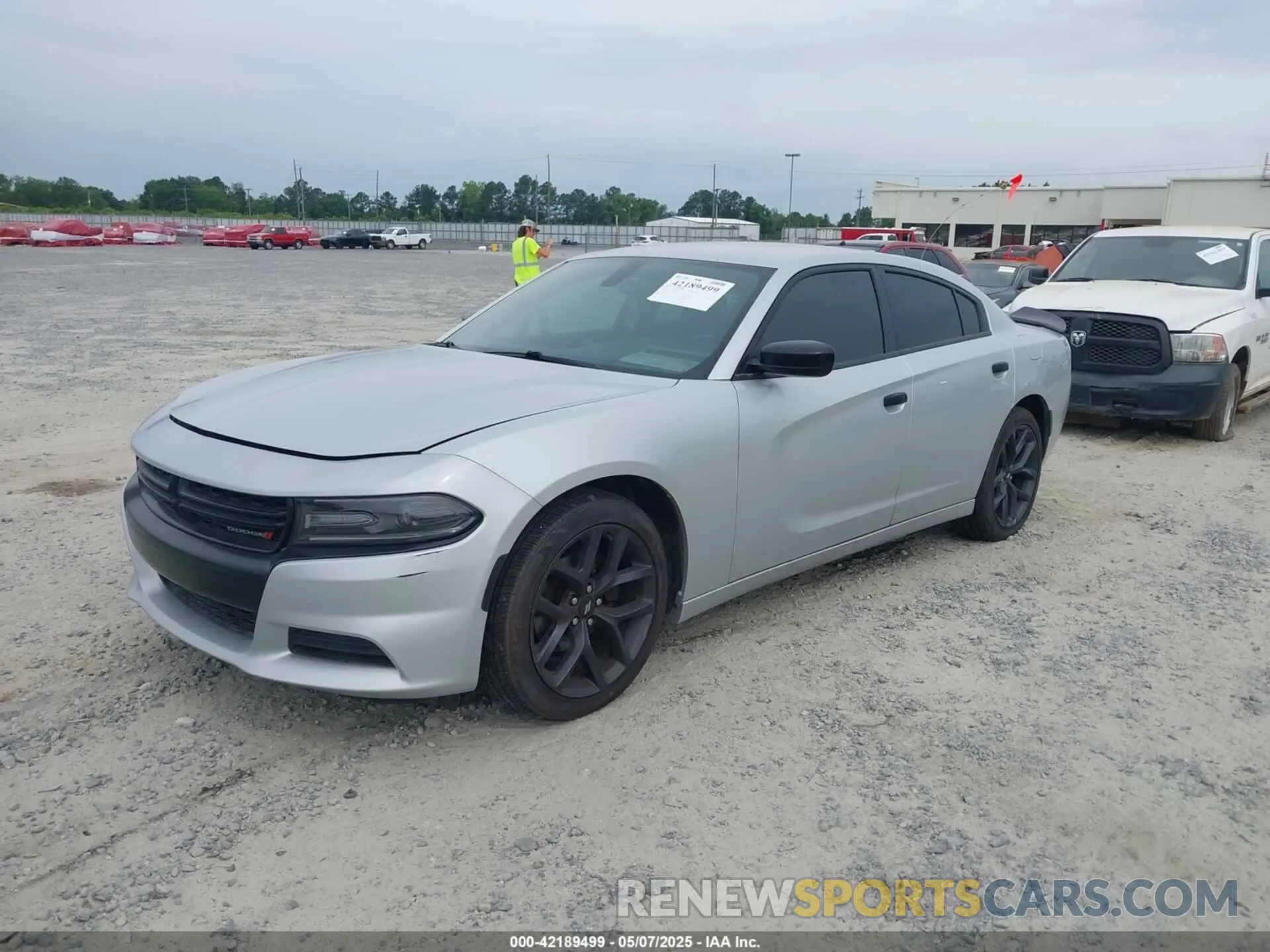 2 fotografías del automóvil dañado 2C3CDXBG5KH580840 DODGE CHARGER 2019