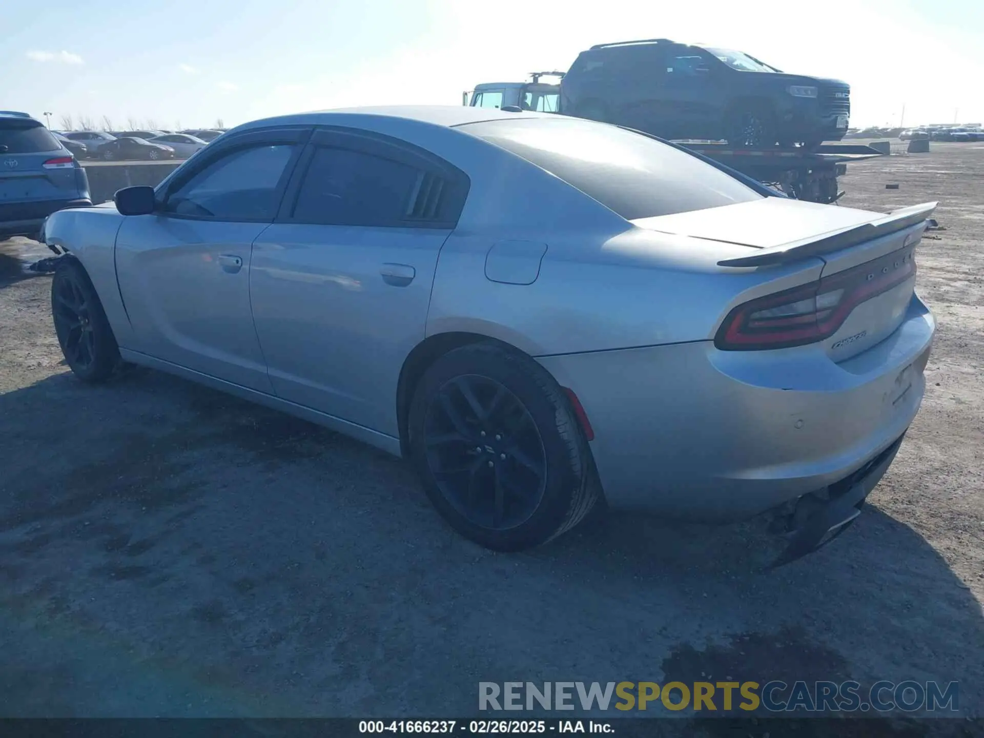 3 fotografías del automóvil dañado 2C3CDXBG5KH626442 DODGE CHARGER 2019