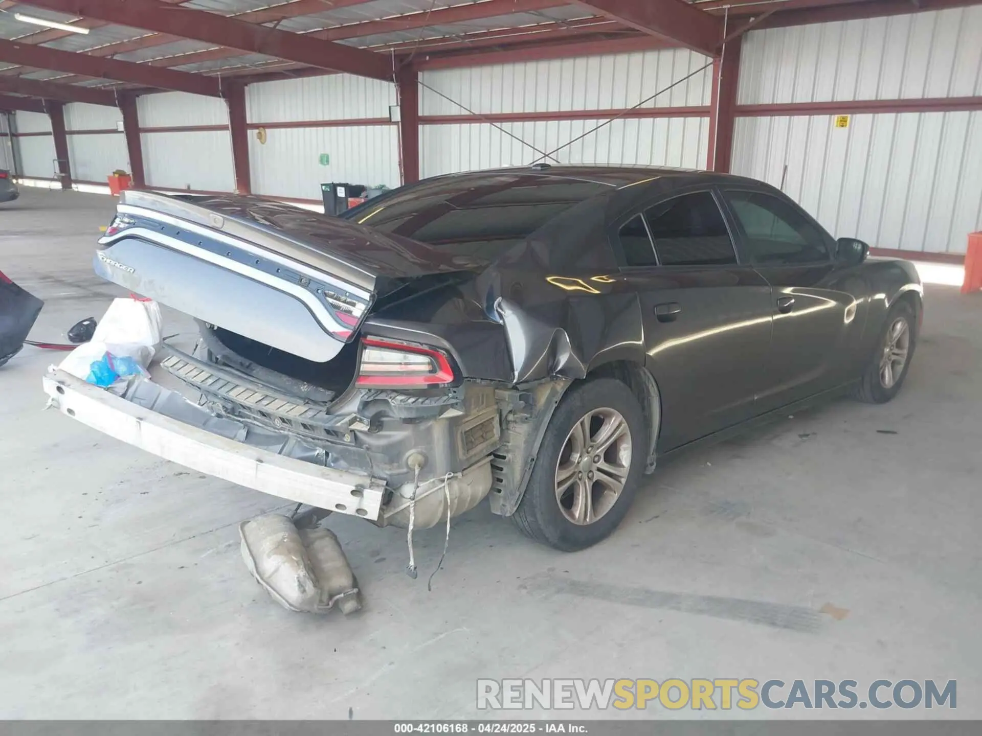 4 fotografías del automóvil dañado 2C3CDXBG5KH643855 DODGE CHARGER 2019