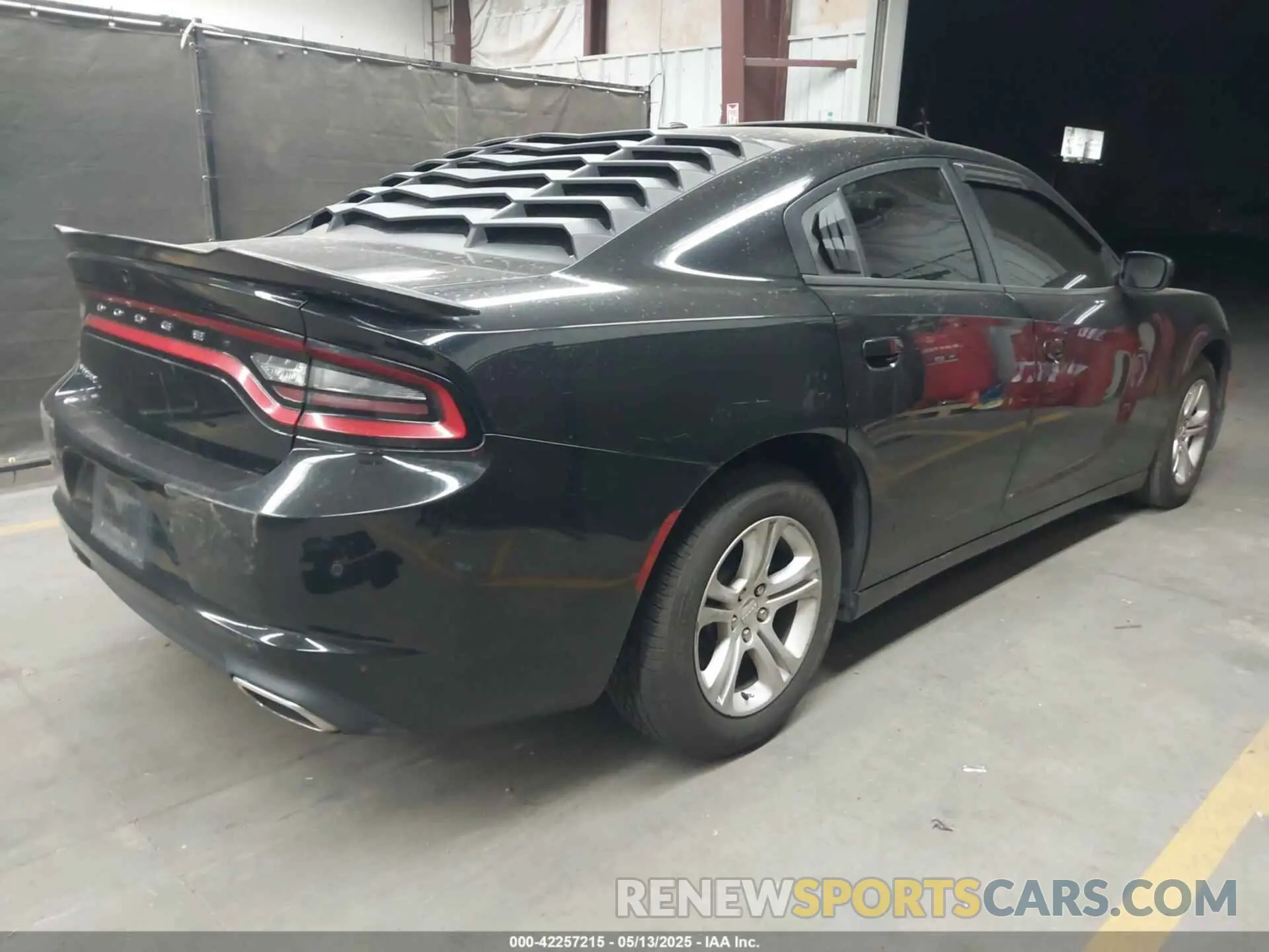 4 fotografías del automóvil dañado 2C3CDXBG5KH688567 DODGE CHARGER 2019