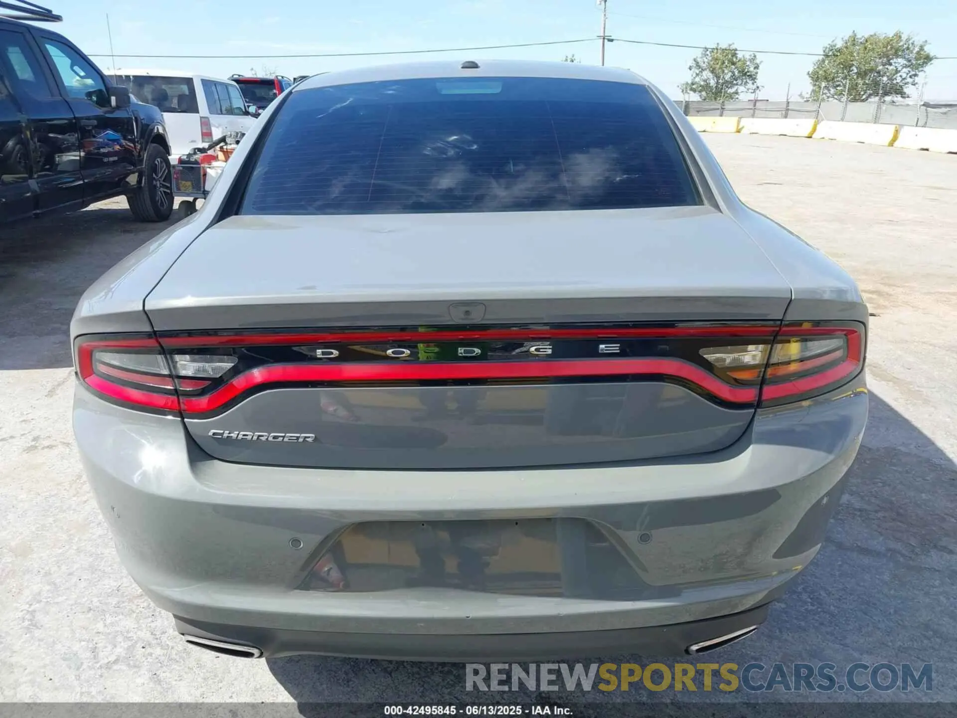 16 fotografías del automóvil dañado 2C3CDXBG6KH588722 DODGE CHARGER 2019