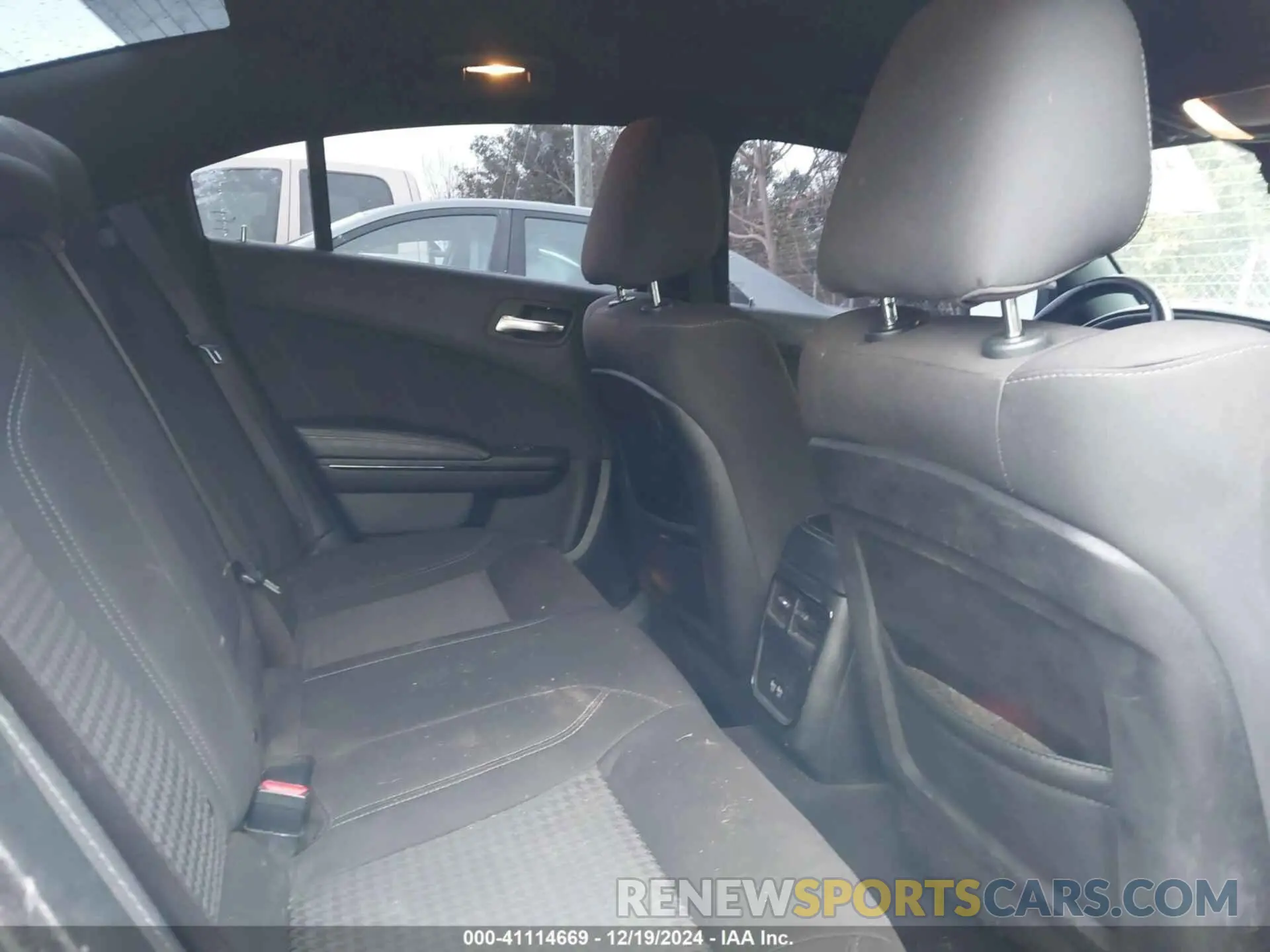 8 fotografías del automóvil dañado 2C3CDXBG6KH667548 DODGE CHARGER 2019