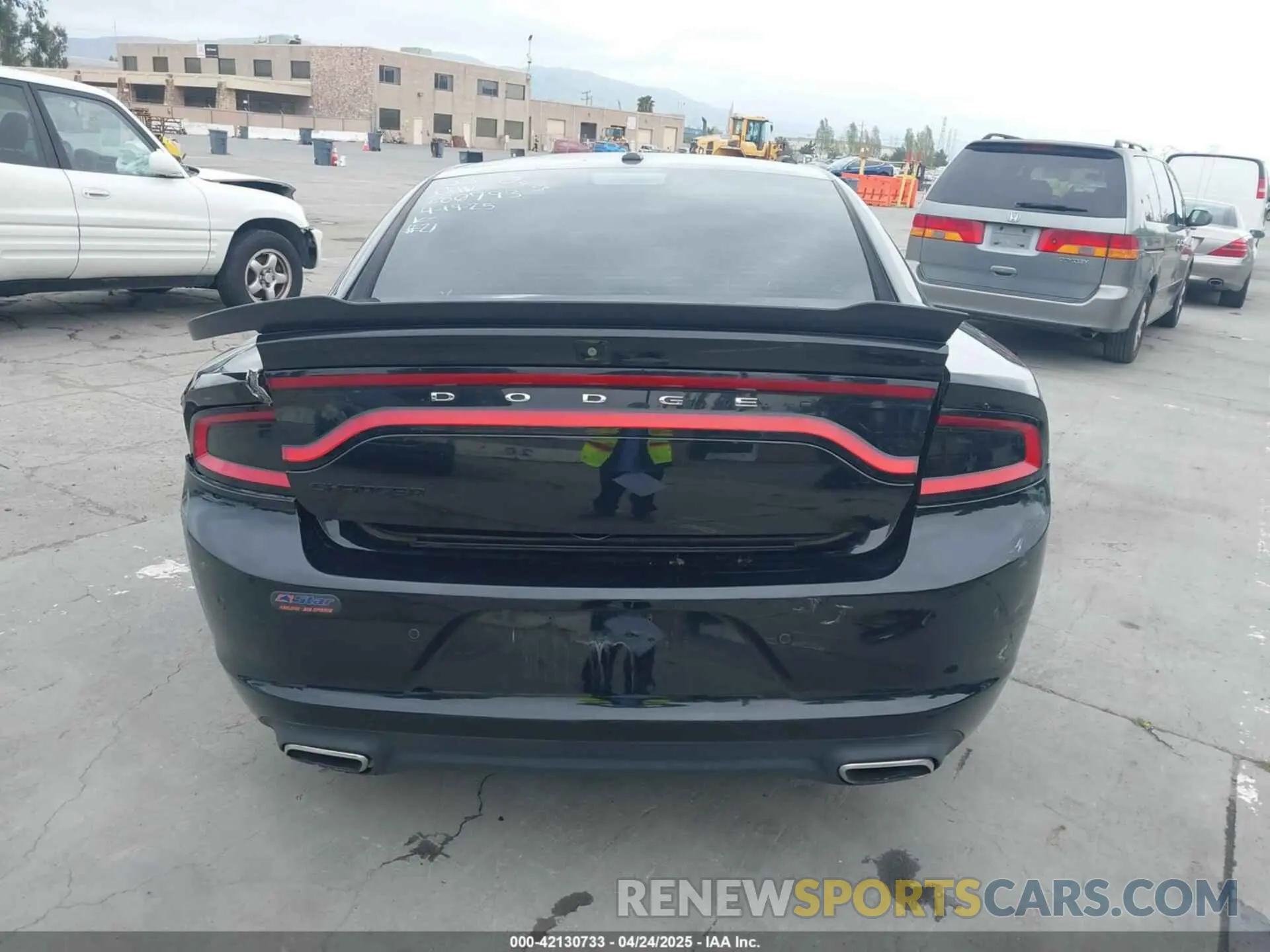 16 fotografías del automóvil dañado 2C3CDXBG6KH681711 DODGE CHARGER 2019