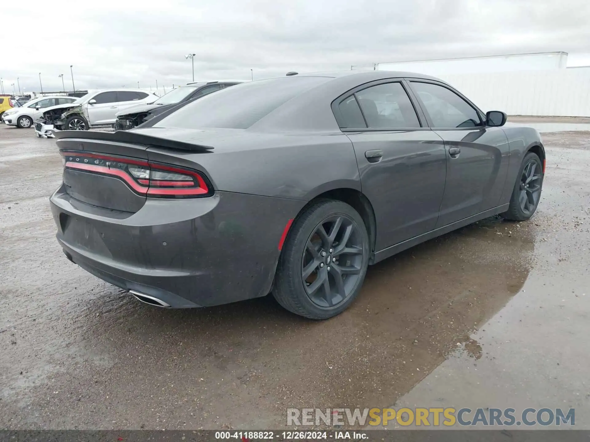 4 fotografías del automóvil dañado 2C3CDXBG7KH501412 DODGE CHARGER 2019