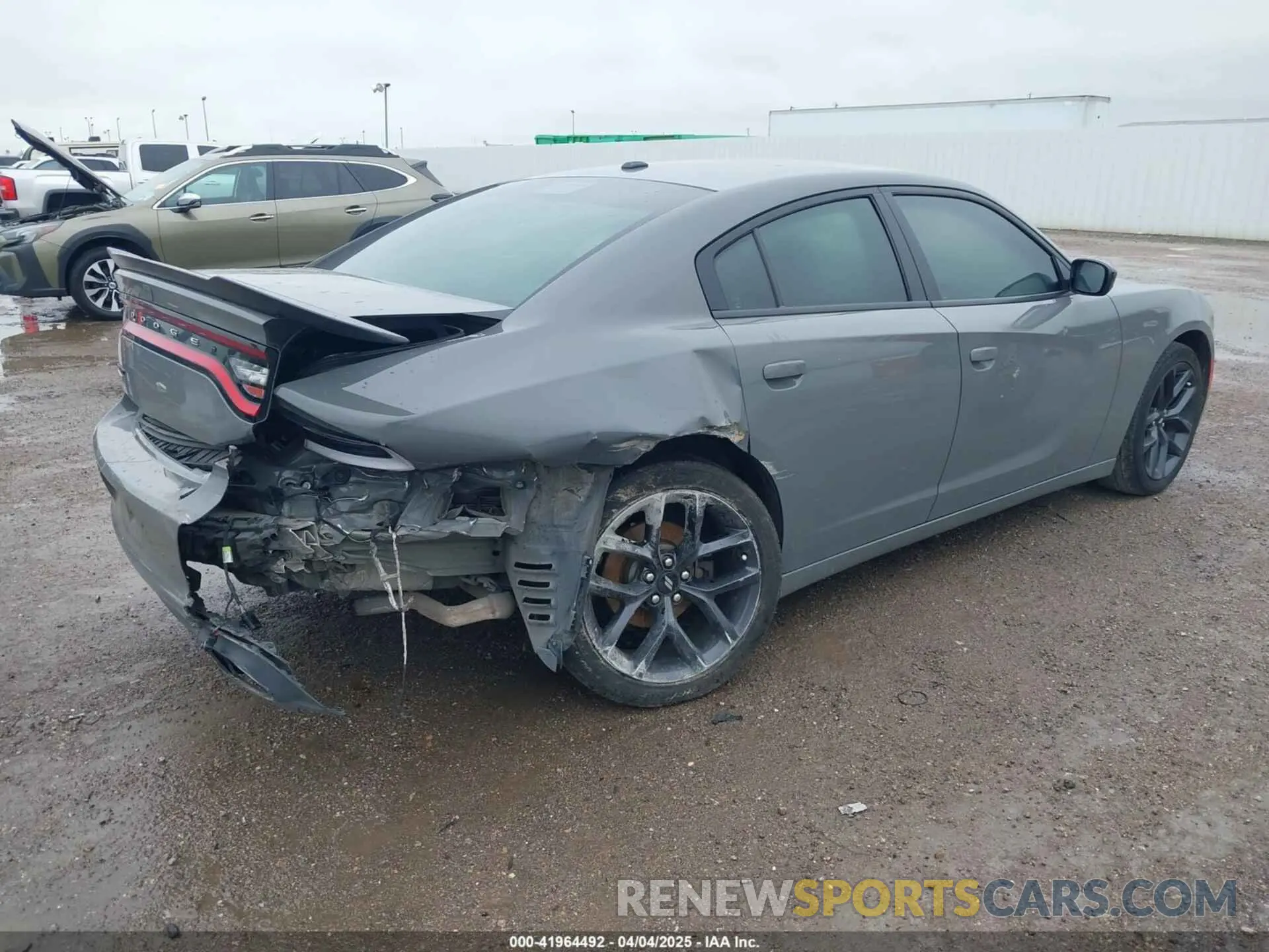 4 fotografías del automóvil dañado 2C3CDXBG7KH554272 DODGE CHARGER 2019