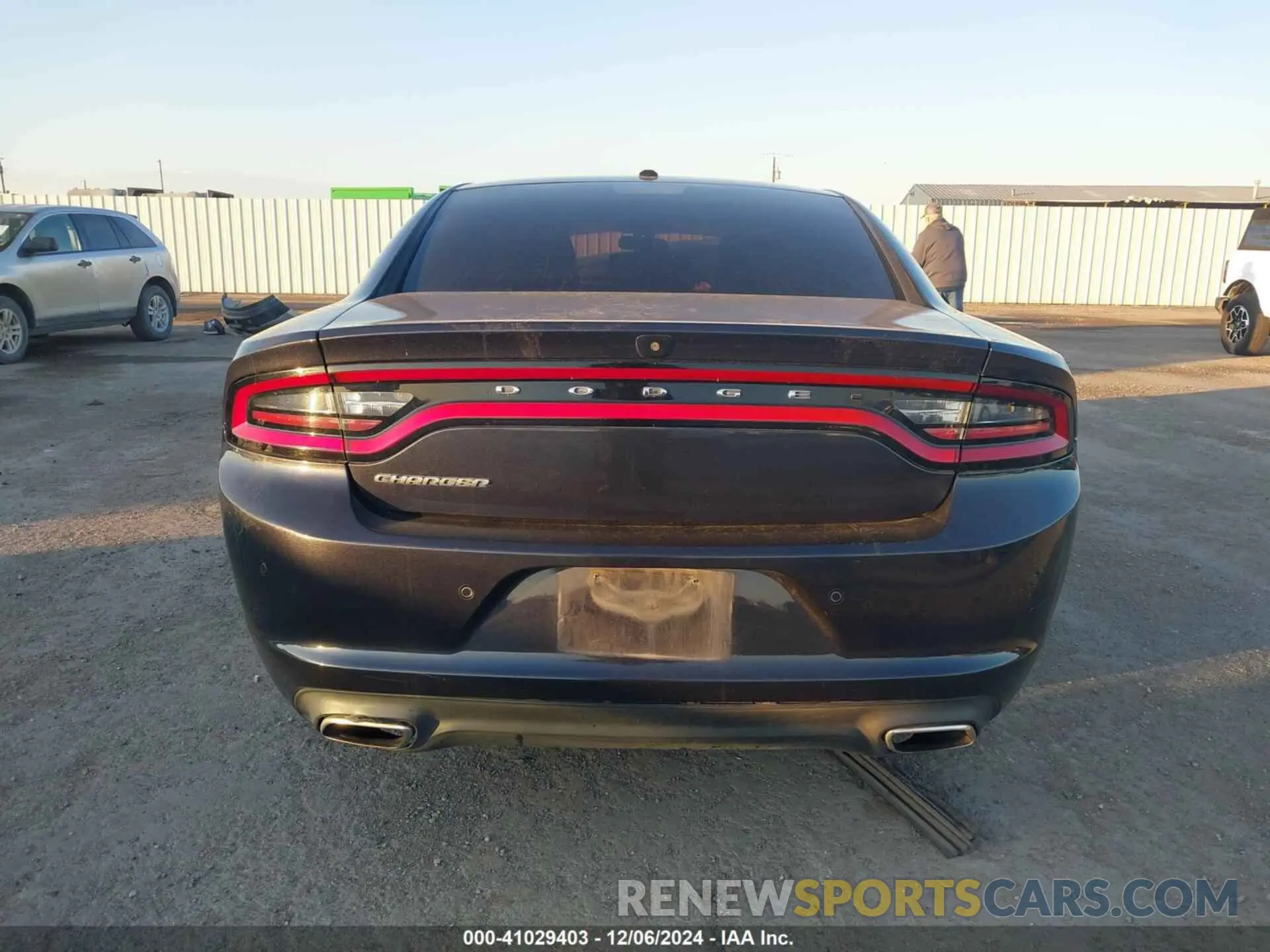 17 fotografías del automóvil dañado 2C3CDXBG7KH688537 DODGE CHARGER 2019