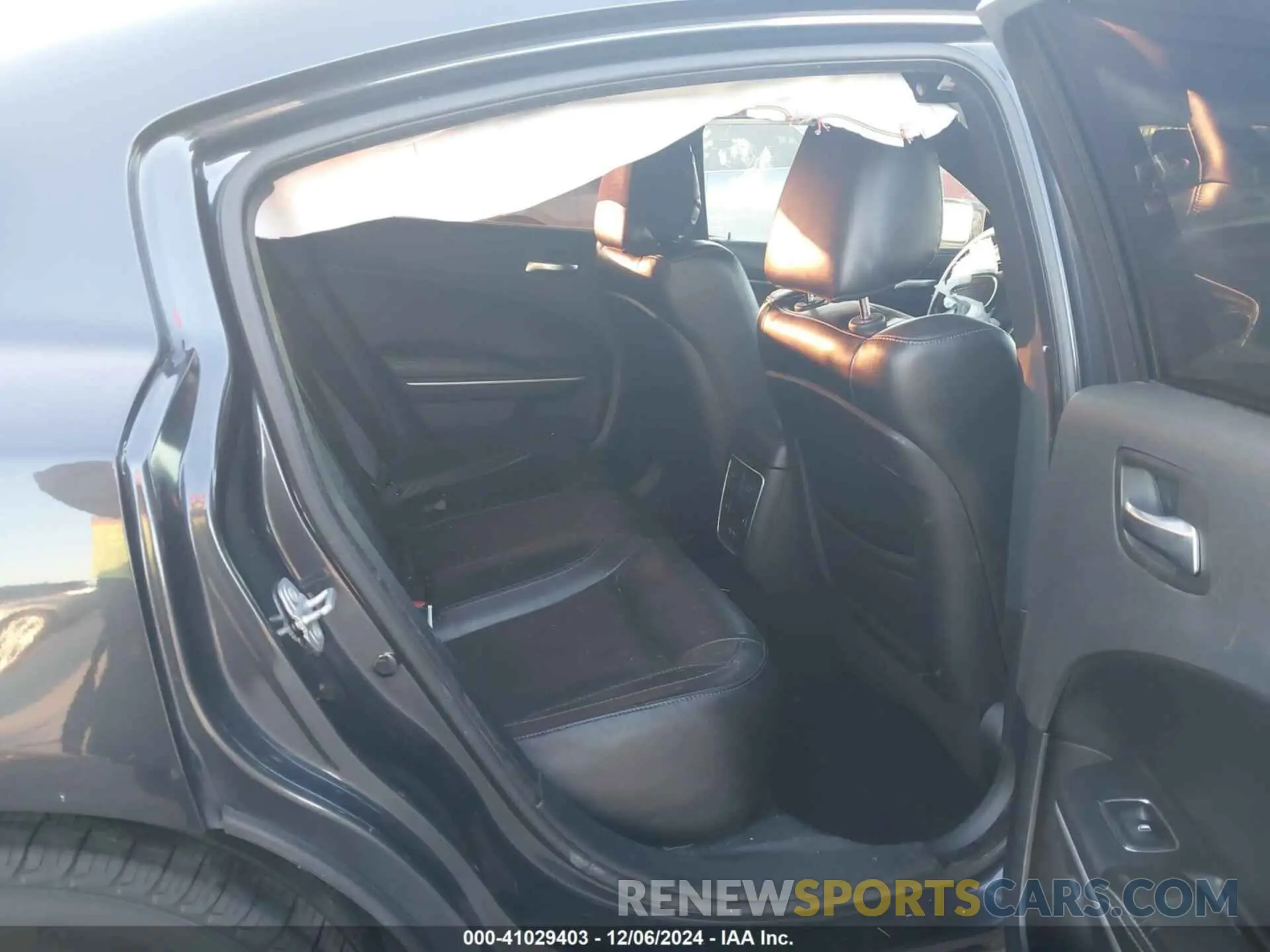 8 fotografías del automóvil dañado 2C3CDXBG7KH688537 DODGE CHARGER 2019