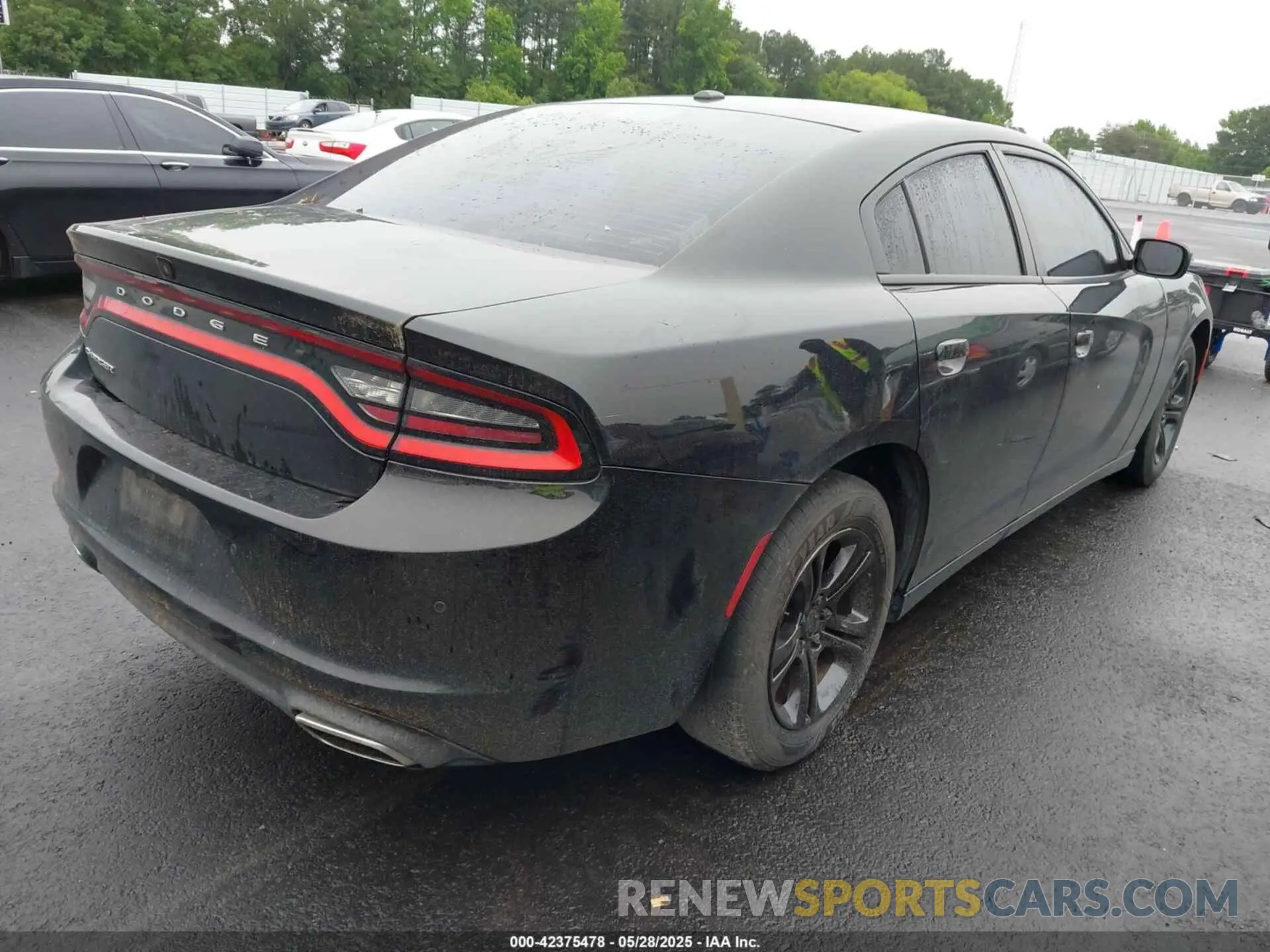 4 fotografías del automóvil dañado 2C3CDXBG7KH696444 DODGE CHARGER 2019