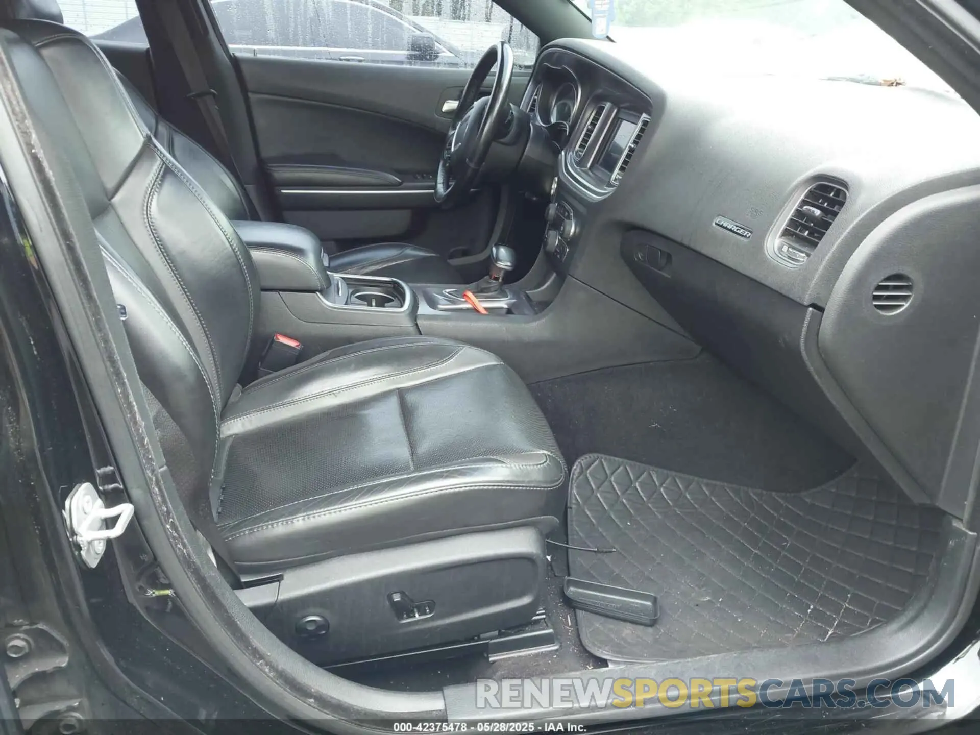 5 fotografías del automóvil dañado 2C3CDXBG7KH696444 DODGE CHARGER 2019