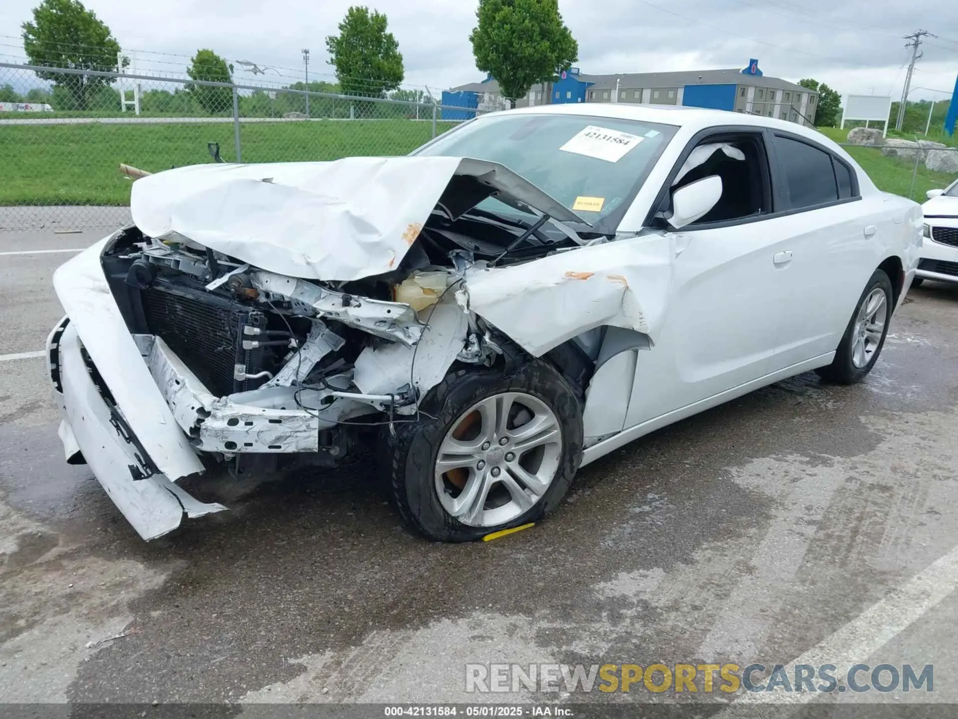 2 fotografías del automóvil dañado 2C3CDXBG7KH710181 DODGE CHARGER 2019
