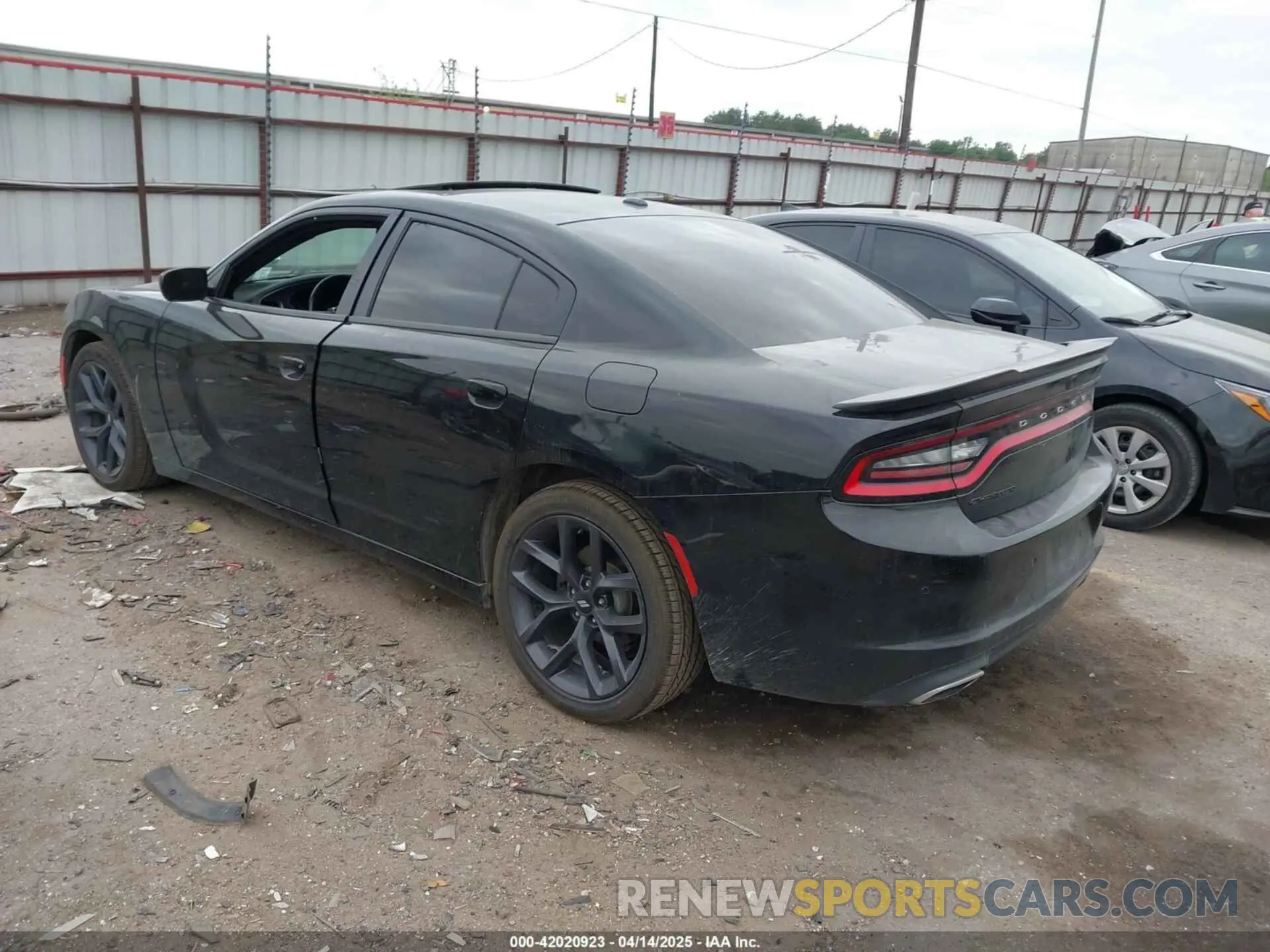 3 fotografías del automóvil dañado 2C3CDXBG8KH588172 DODGE CHARGER 2019
