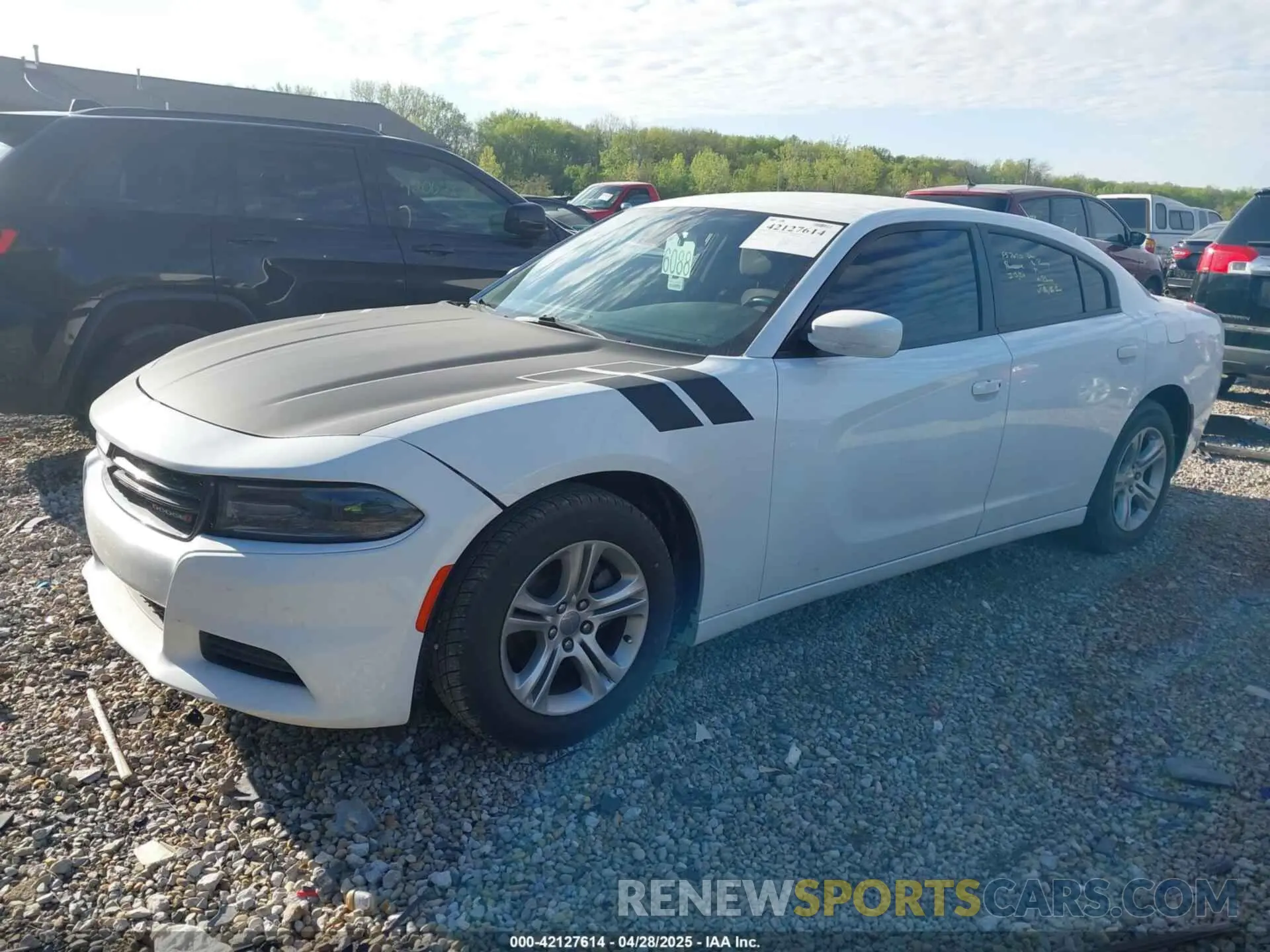 2 fotografías del automóvil dañado 2C3CDXBG8KH628234 DODGE CHARGER 2019