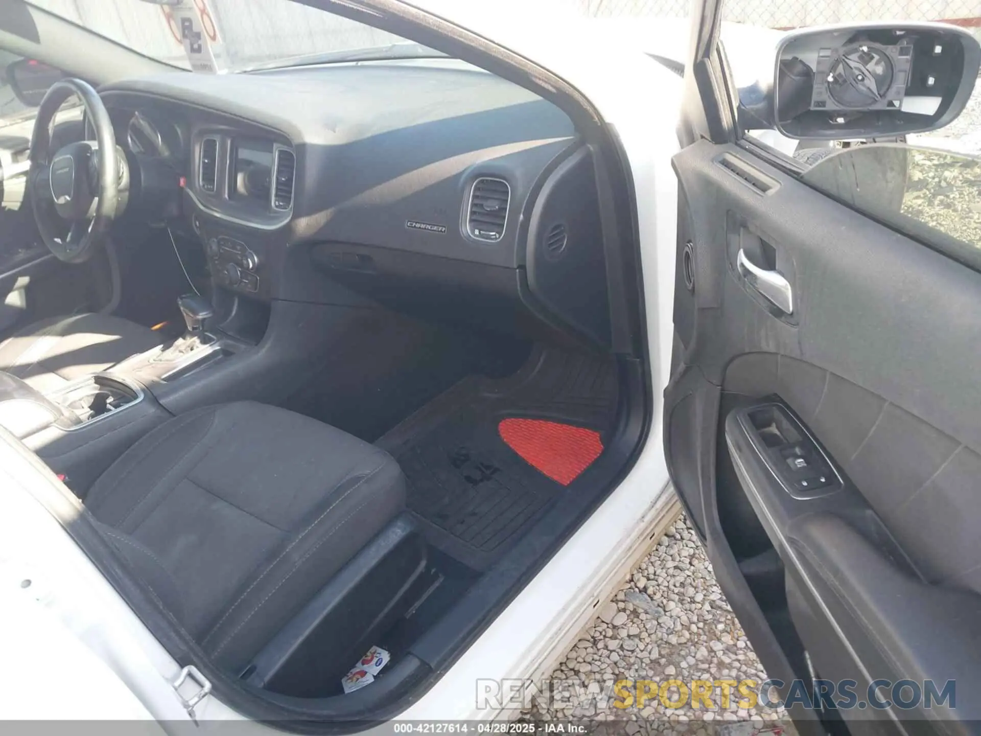 5 fotografías del automóvil dañado 2C3CDXBG8KH628234 DODGE CHARGER 2019