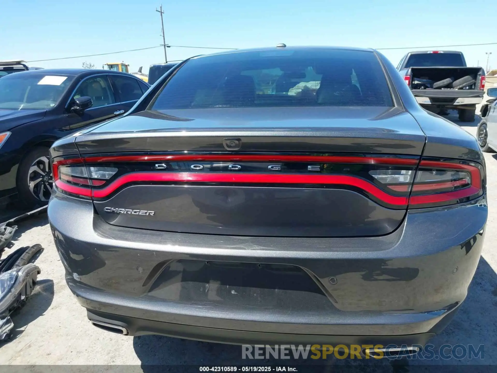 17 fotografías del automóvil dañado 2C3CDXBG8KH657362 DODGE CHARGER 2019