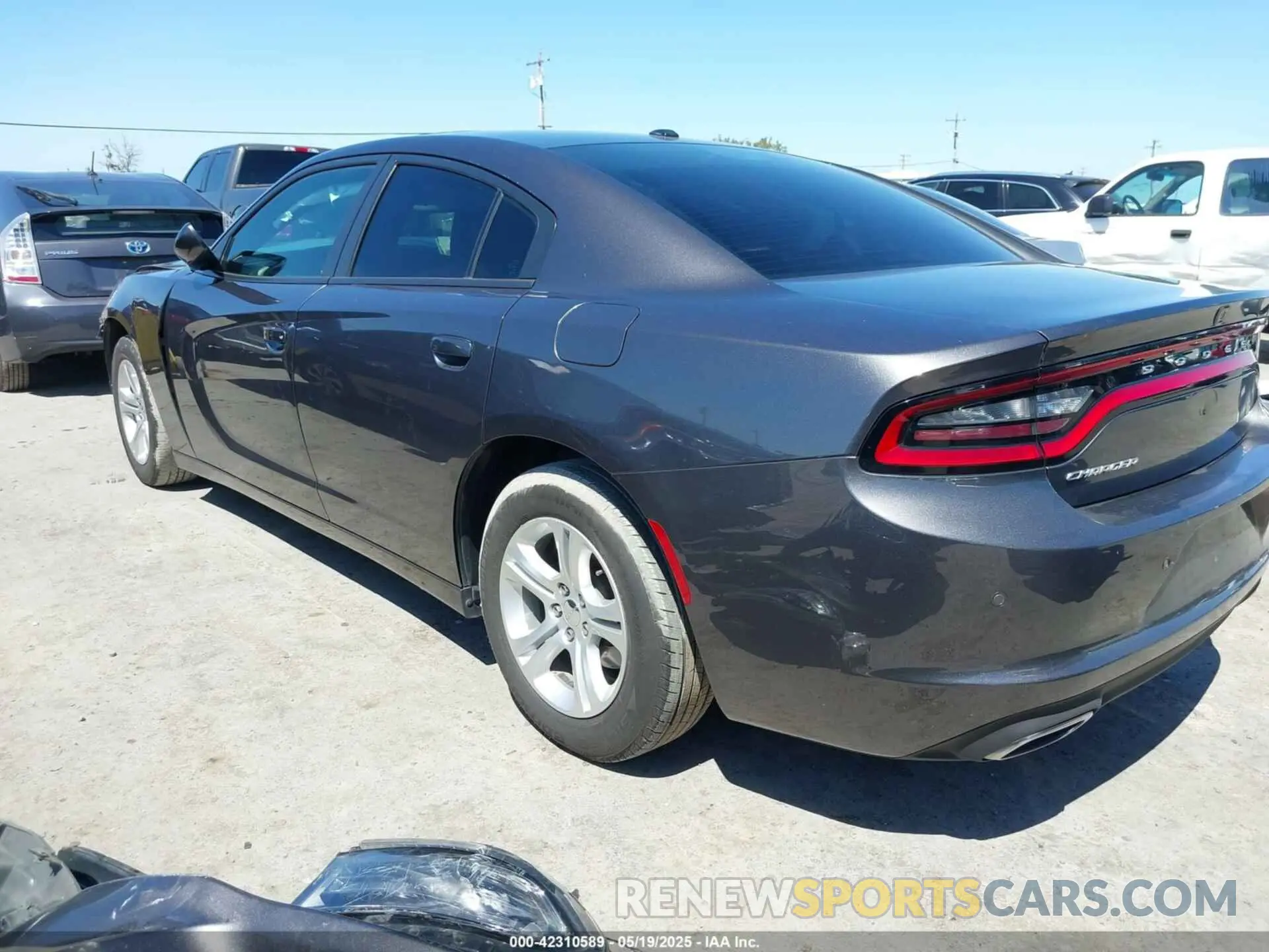 3 fotografías del automóvil dañado 2C3CDXBG8KH657362 DODGE CHARGER 2019
