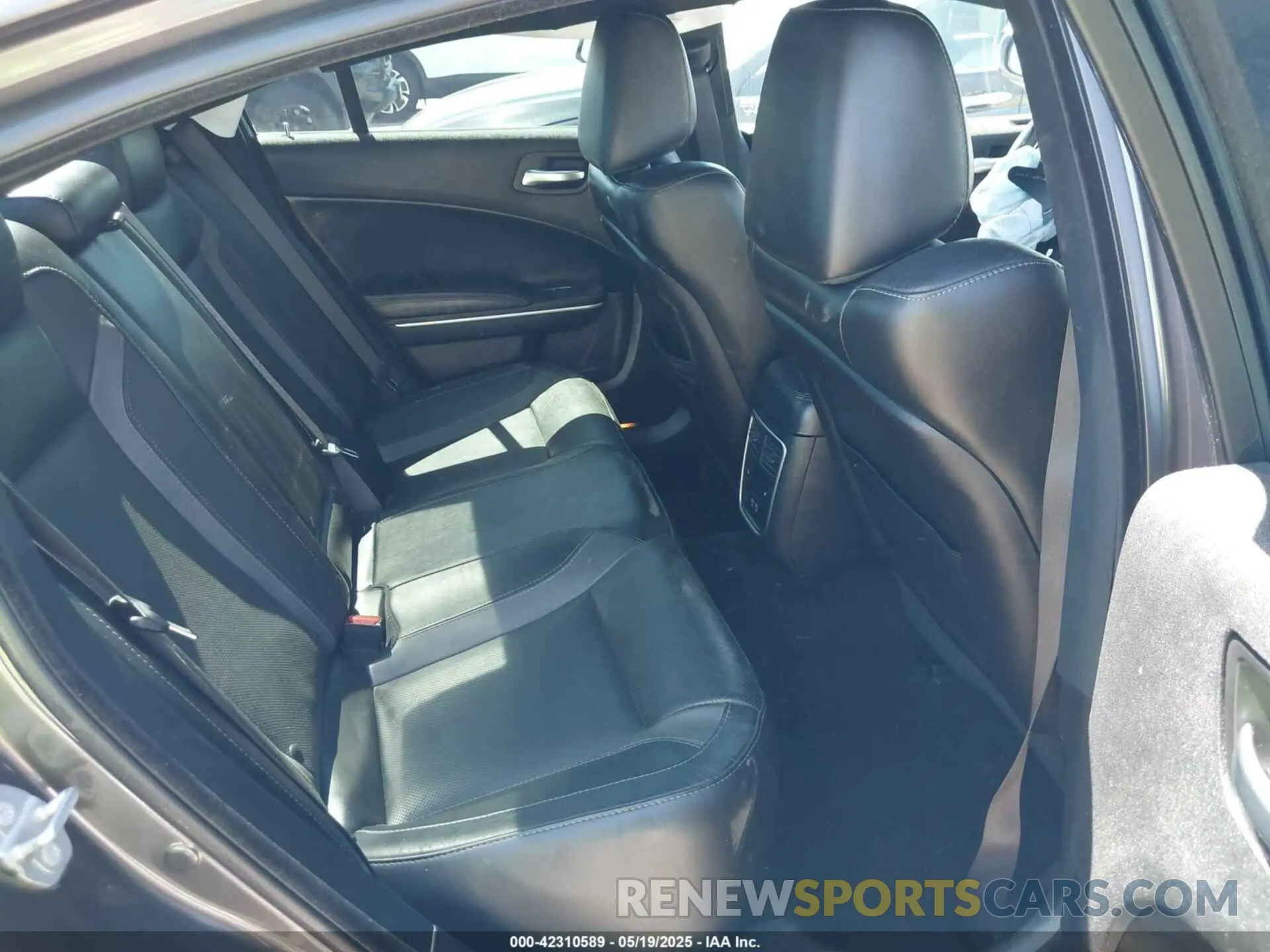 8 fotografías del automóvil dañado 2C3CDXBG8KH657362 DODGE CHARGER 2019