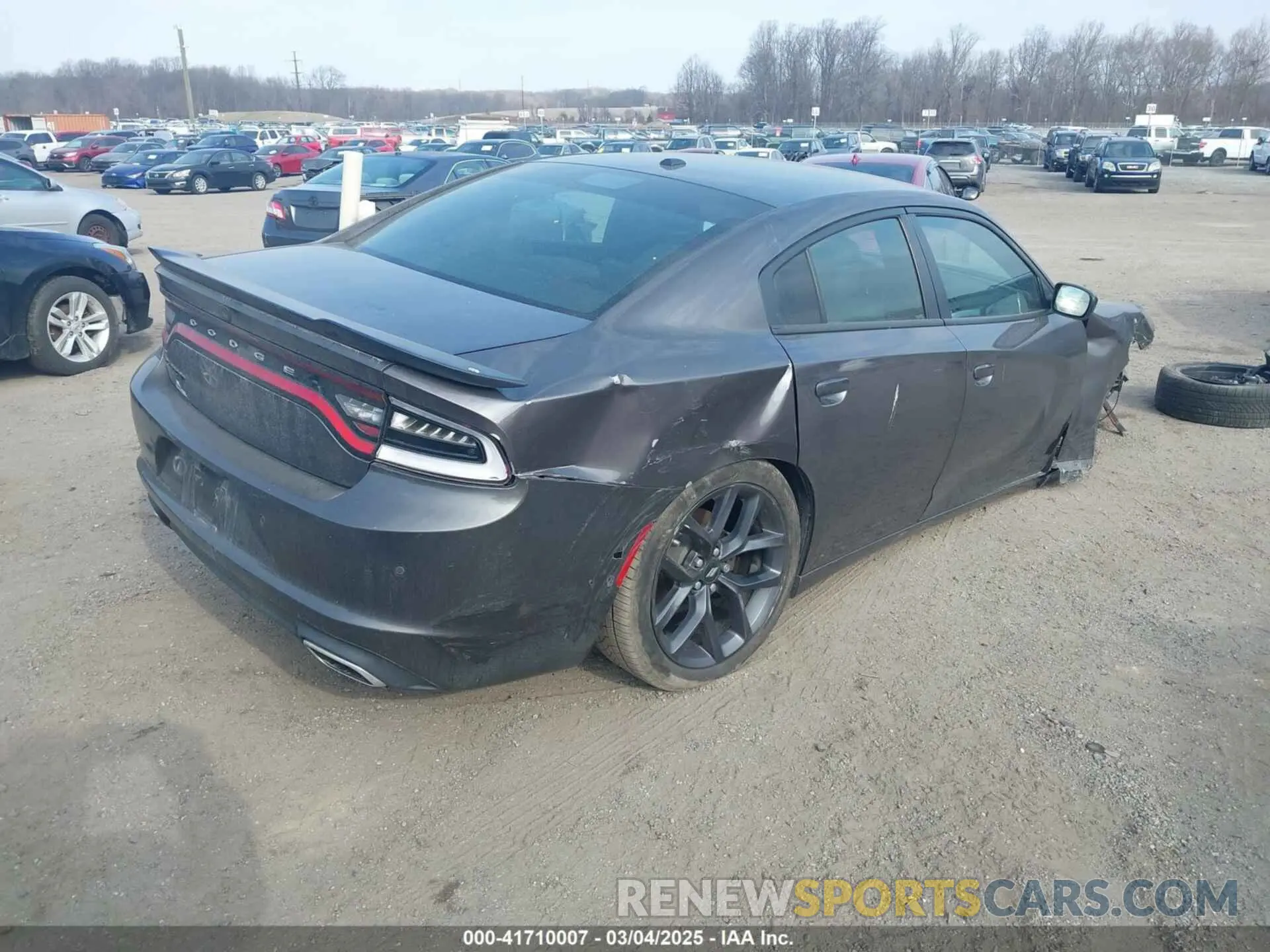 4 fotografías del automóvil dañado 2C3CDXBG8KH668202 DODGE CHARGER 2019