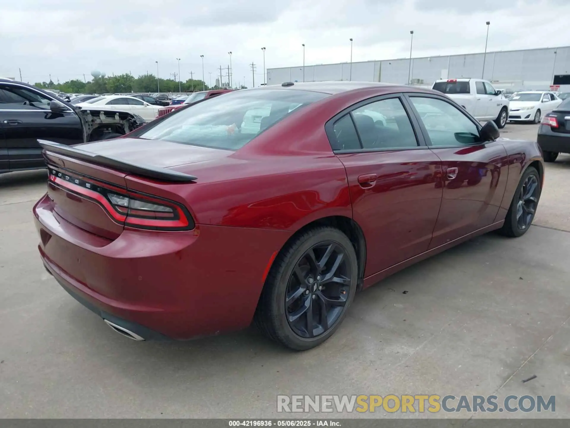4 fotografías del automóvil dañado 2C3CDXBG8KH668362 DODGE CHARGER 2019