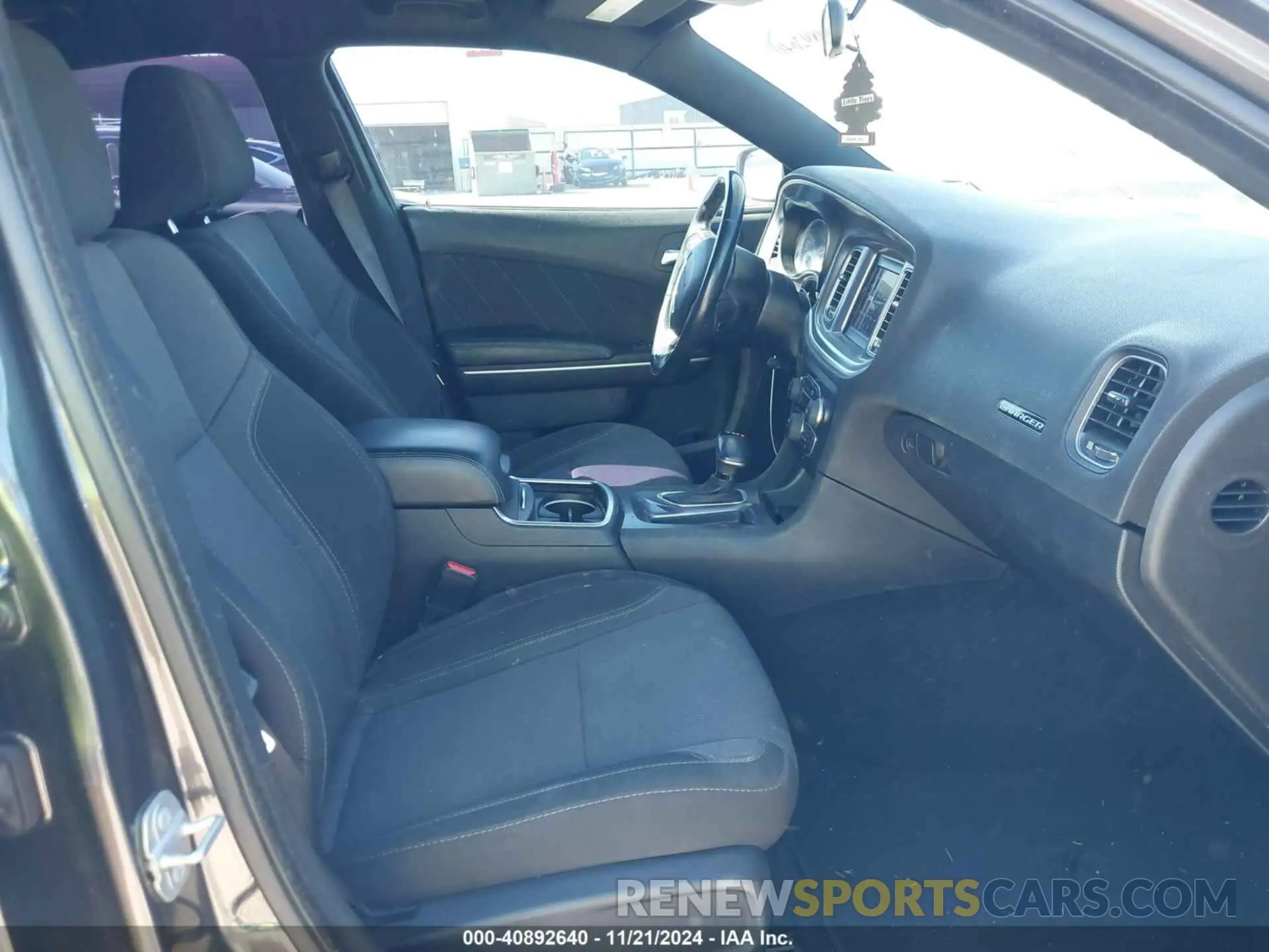 5 fotografías del automóvil dañado 2C3CDXBG9KH756949 DODGE CHARGER 2019